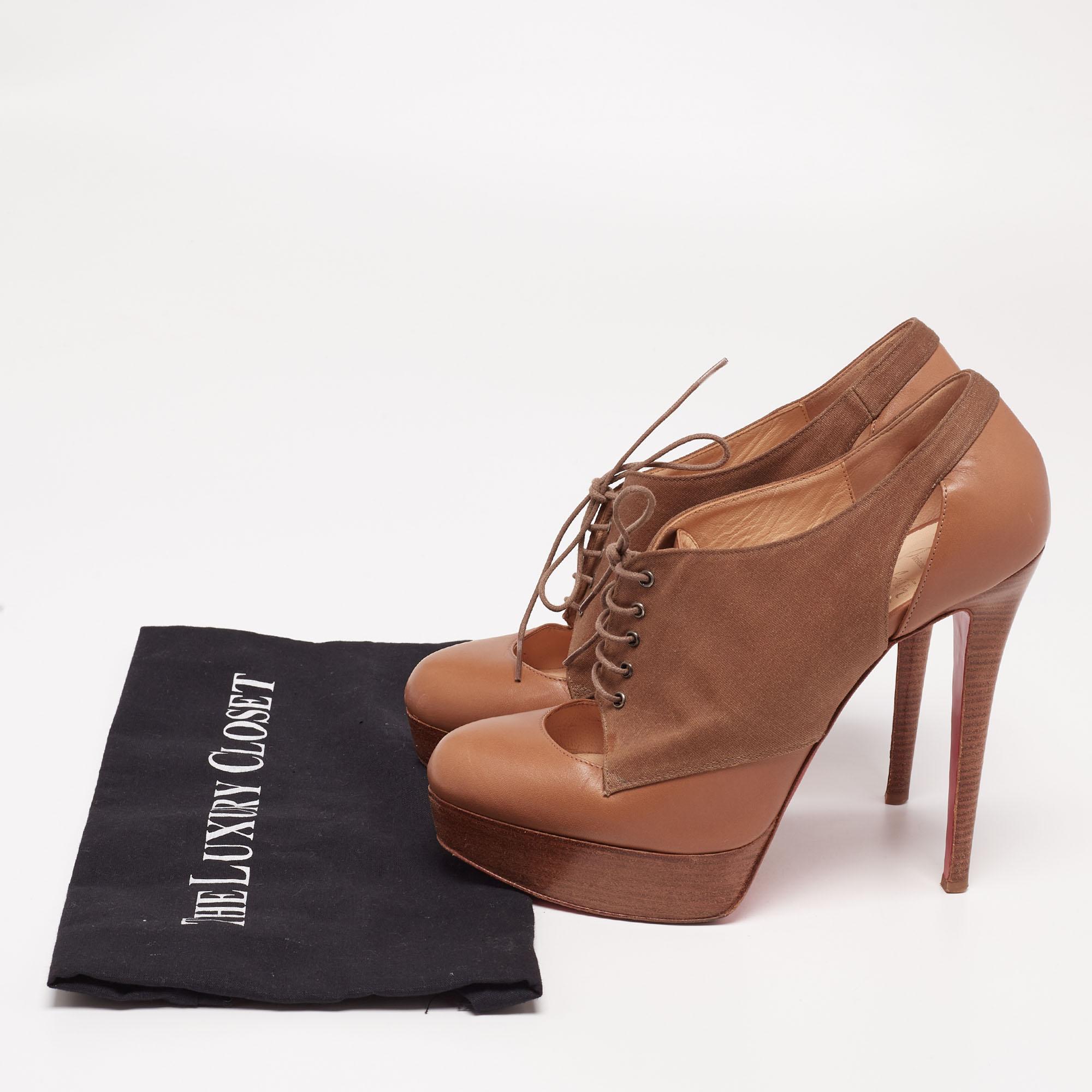 Christian Louboutin Tan/Brown Leather and Canvas Lace-Up Ankle Booties Size 39.5 In Good Condition For Sale In Dubai, Al Qouz 2