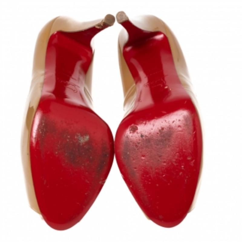 Christian Louboutin Tan Patent Leather Very Prive Pumps Size 39.5 en vente 4