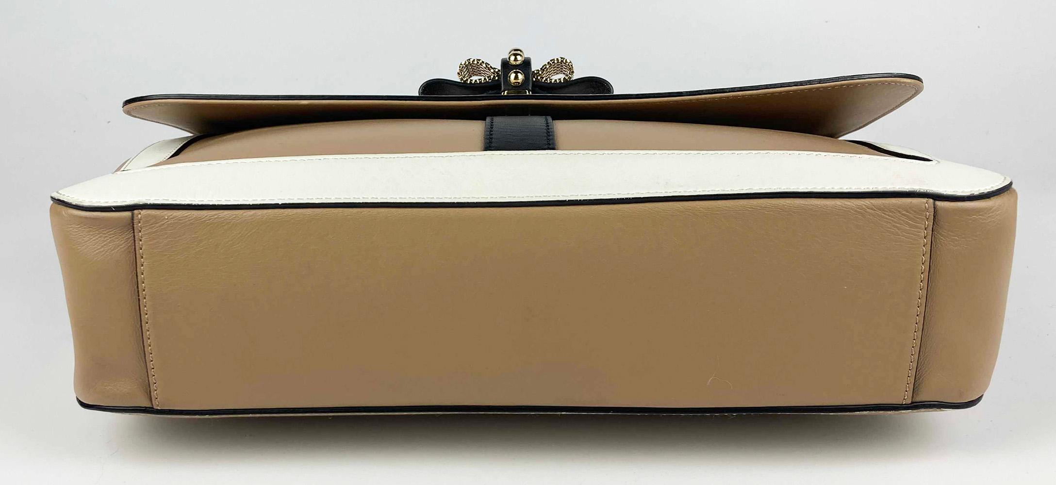 Christian Louboutin Borsa a tracolla Tan Sweet Charity In condizioni buone in vendita a Philadelphia, PA