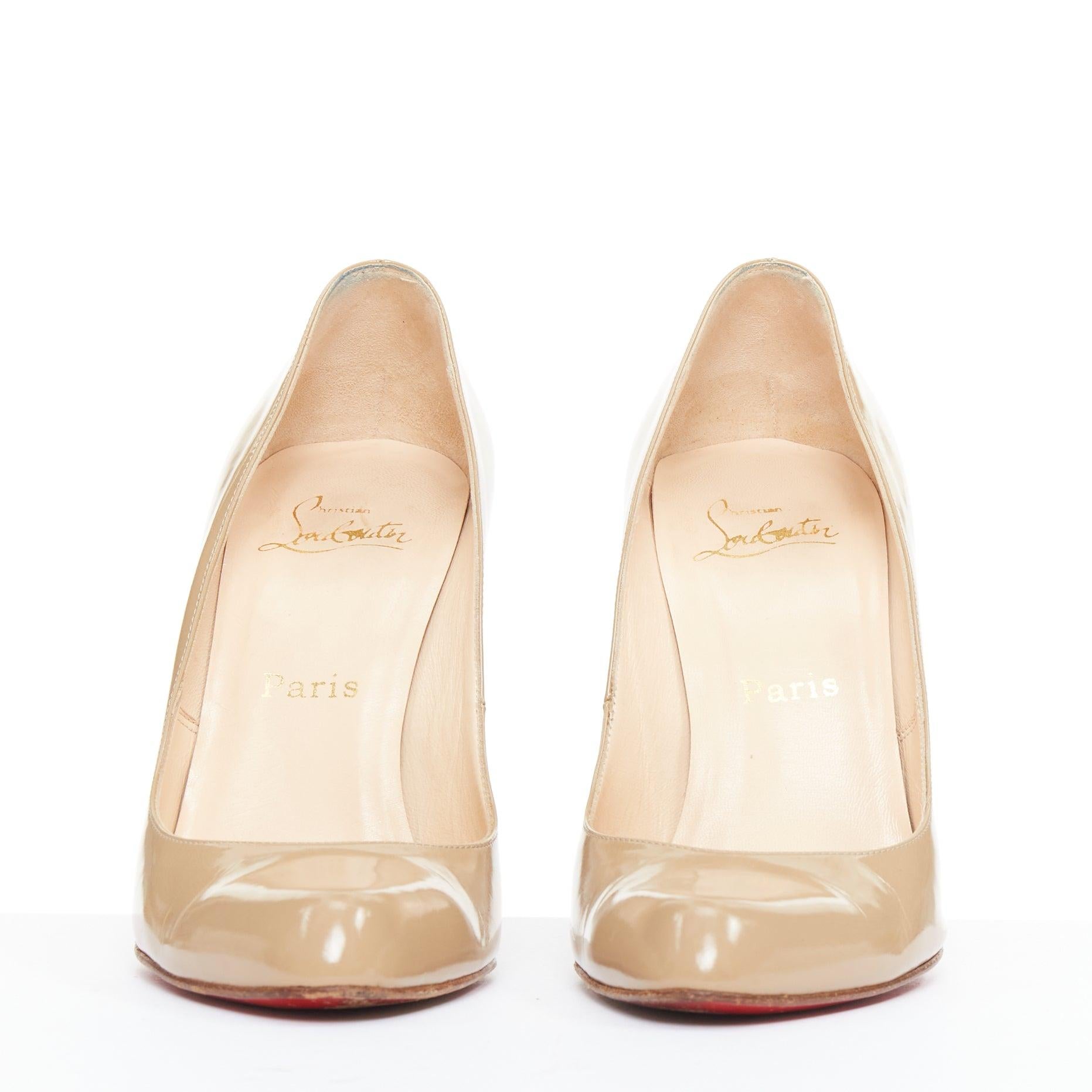 CHRISTIAN LOUBOUTIN taupe nudo in vernice con tacco a spillo a mandorla EU38 In condizioni buone in vendita a Hong Kong, NT