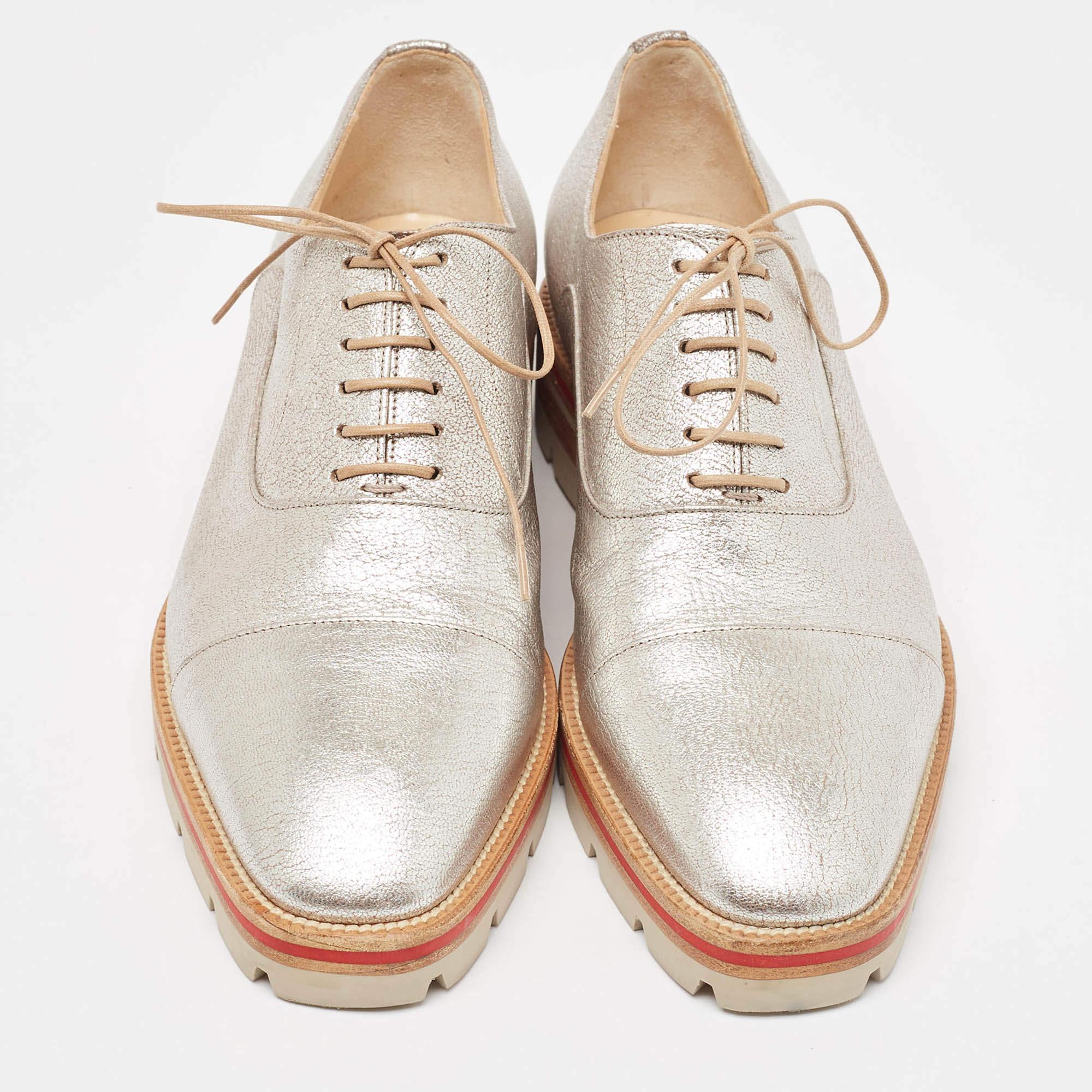 Beige Christian Louboutin Hubertus Donna Oxfords à lacets en cuir texturé taille 36 en vente
