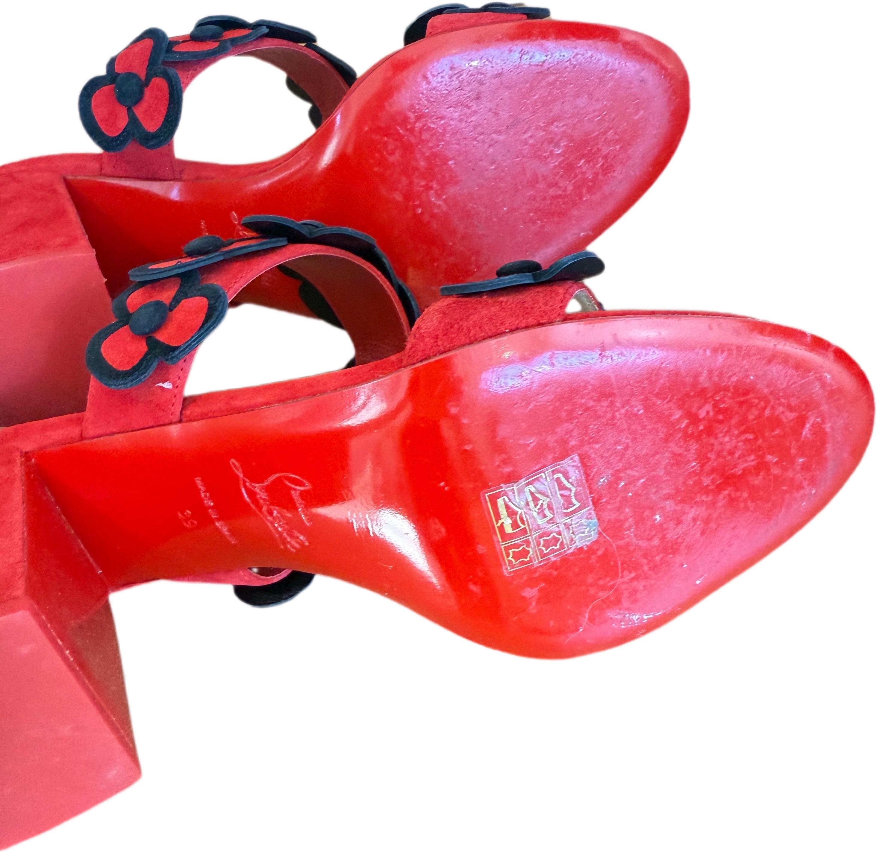 Christian Louboutin Tres Pansy 85 Mules de ante rojo con tacón bloqueado Sz 39 US 8.5 Floral en Excelente estado para la venta en San Diego, CA