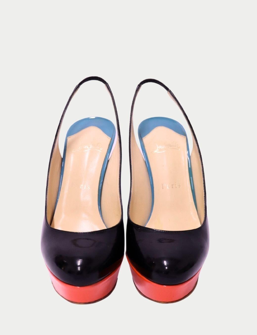 Christian Louboutin Pumps con plateau Tricolore Bianca - Tacco alto colorblock

Un'immagine glamour di grande impatto con queste Christian Louboutin Multicolor Patent Slingback Pumps, un raro e vibrante pezzo da collezione dell'iconica casa dalla