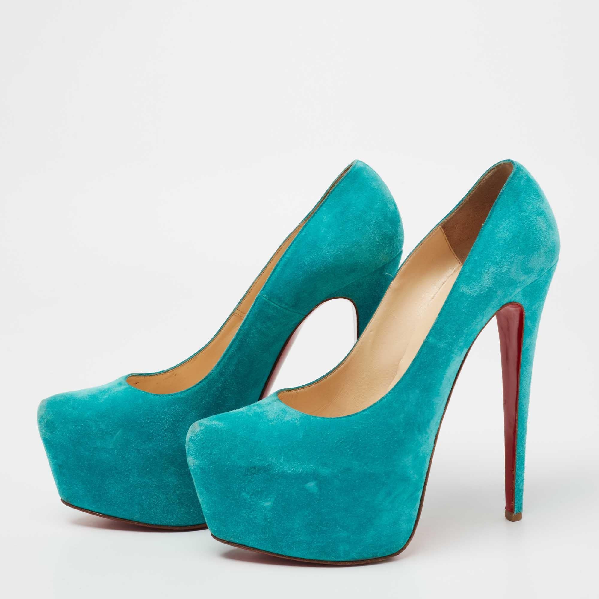 Take your love for Louboutins to new heights by adding this gorgeous pair to your collection. The turquoise blue pumps simply speak high fashion in every stitch and curve. The exteriors come made from suede, and the pumps are finished with