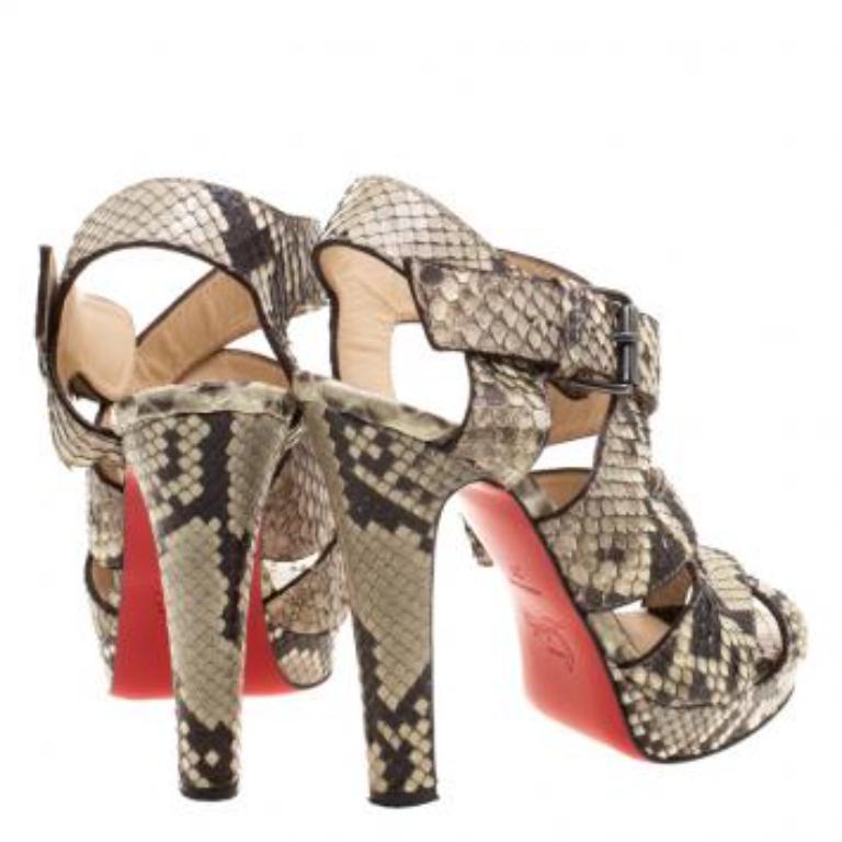 Christian Louboutin Two Tone Leather Criss Cross Strap Platform Sandals Taille 37 Bon état - En vente à Dubai, Al Qouz 2