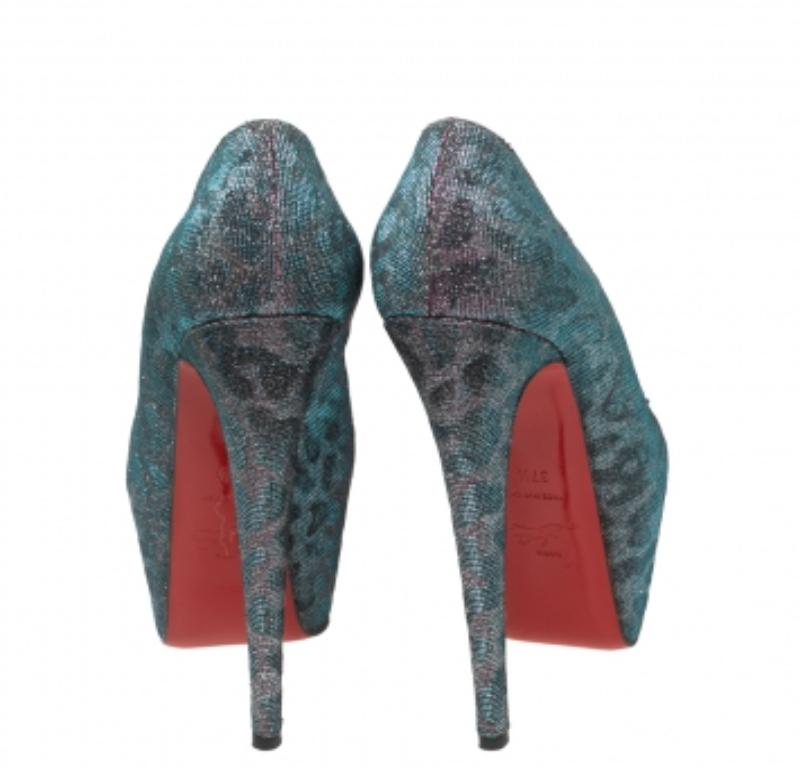 Christian Louboutin - Escarpins bicolores en tissu lamé imprimé léopard - Taille 37,5 Bon état - En vente à Dubai, Al Qouz 2