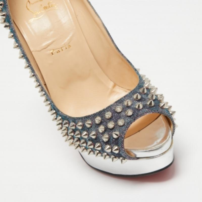 Christian Louboutin Two Tone Lurex Fabric Lady Peep Spikes Pumps Talla 40.5 en Bueno estado para la venta en Dubai, Al Qouz 2
