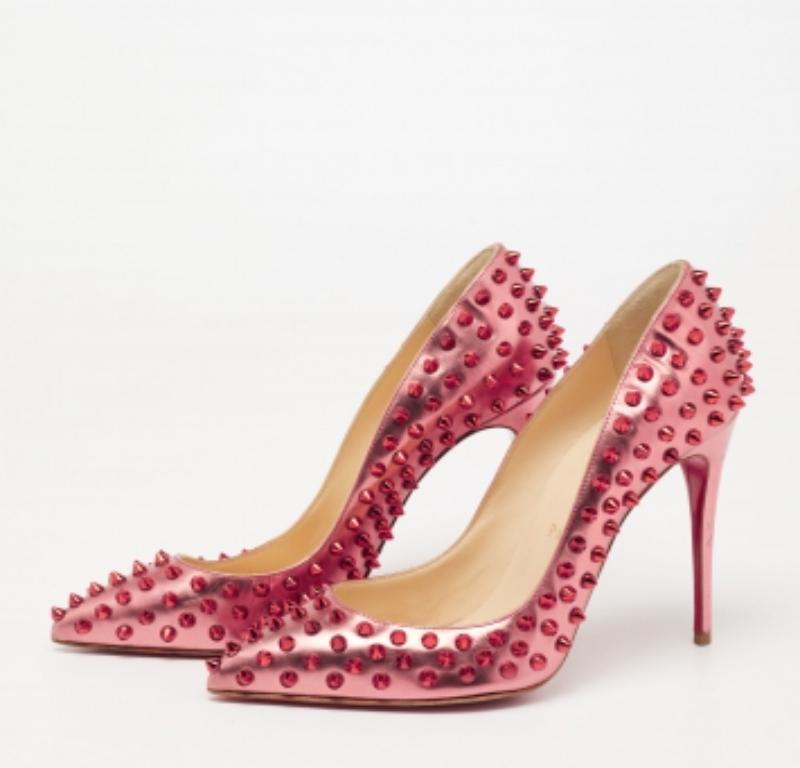 Christian Louboutin Bombas Pigalle con pinchos de cuero metalizado bicolor talla 38.5 Marrón en venta