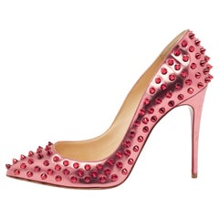 Christian Louboutin Zweifarbige Pigalle-Pumps aus Metallic-Leder mit Spikes Größe 38,5