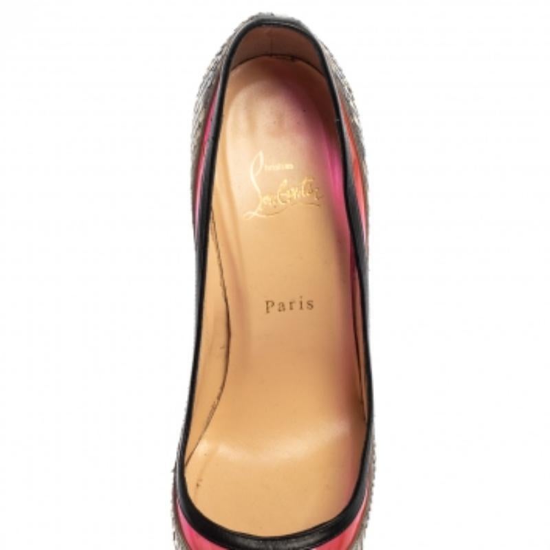 Christian Louboutin Two Tone Python And PVC Paulina Pointed Toe Pumps Size 40 In Good Condition For Sale In Dubai, Al Qouz 2