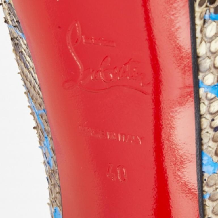 Setzen Sie mit diesen Designer-Pumps ein schickes Stil-Statement. Sie zeichnen sich durch einen robusten Absatz und eine strapazierfähige Sohle aus, perfekt für Ihre modischen Ausflüge!