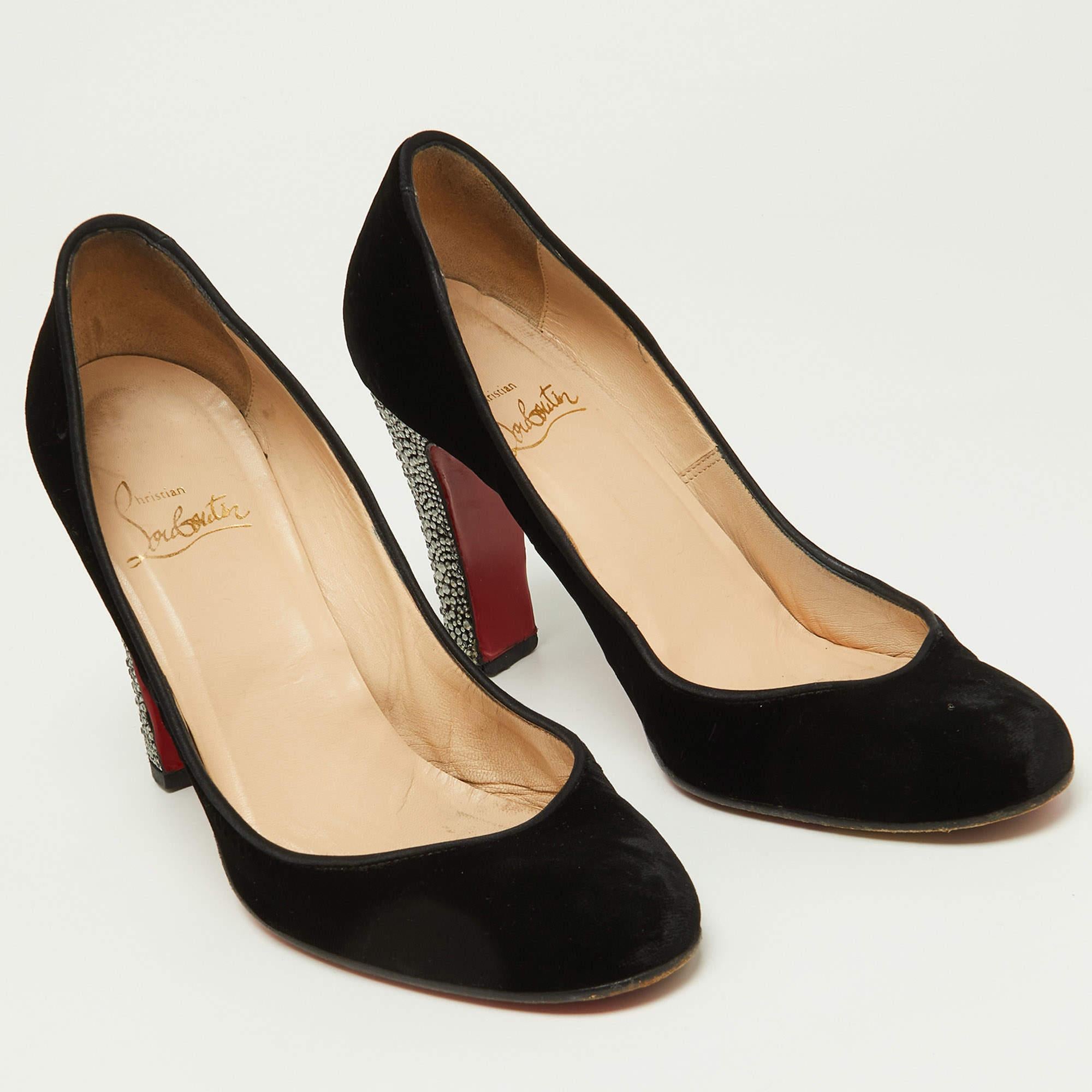 Christian Louboutin Velvet Crystal Embellished Heel Round Toe Pumps Size 38 In Good Condition In Dubai, Al Qouz 2