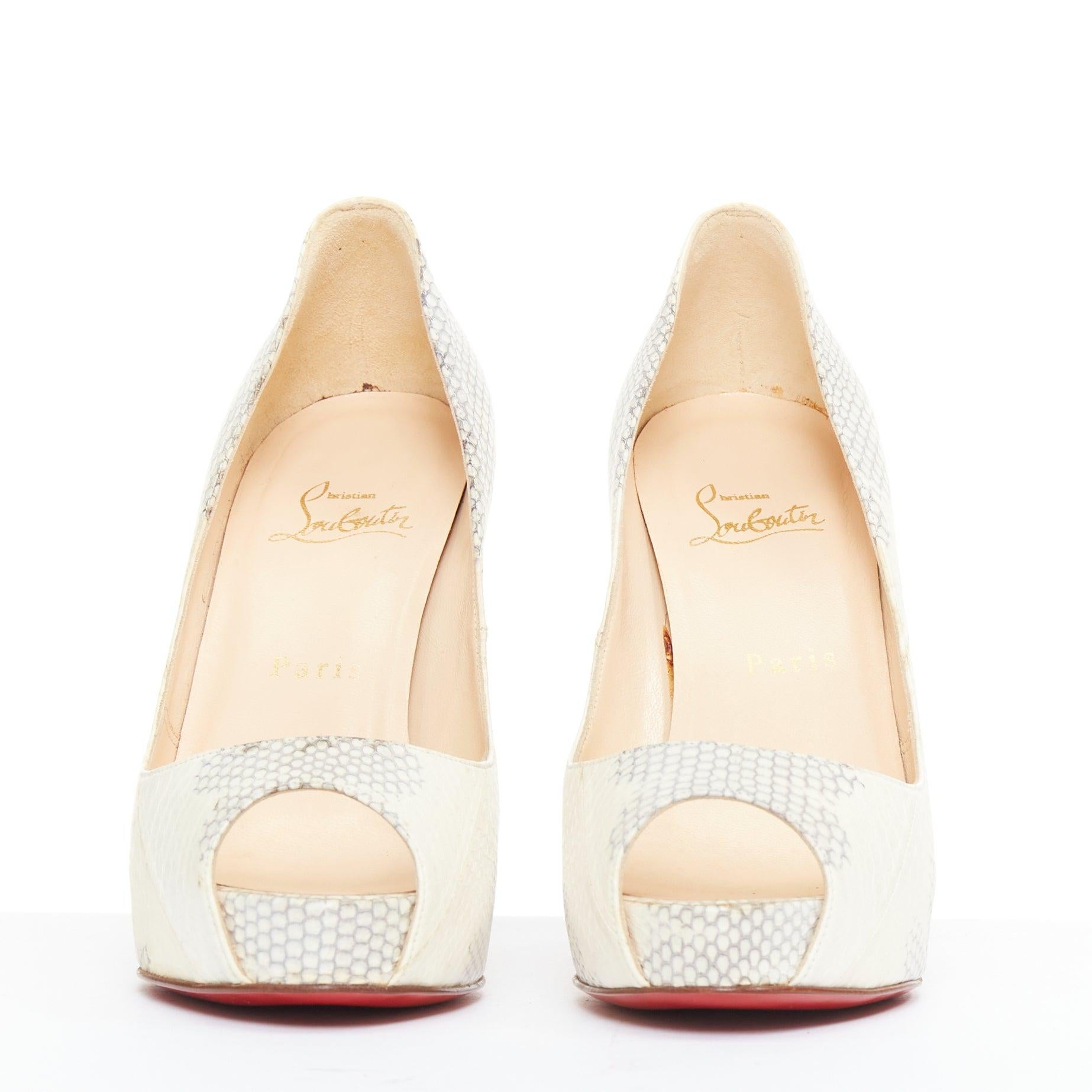 Beige CHRISTIAN LOUBOUTIN Very Prive in pelle scamosciata avorio con plateau EU37.5 in vendita