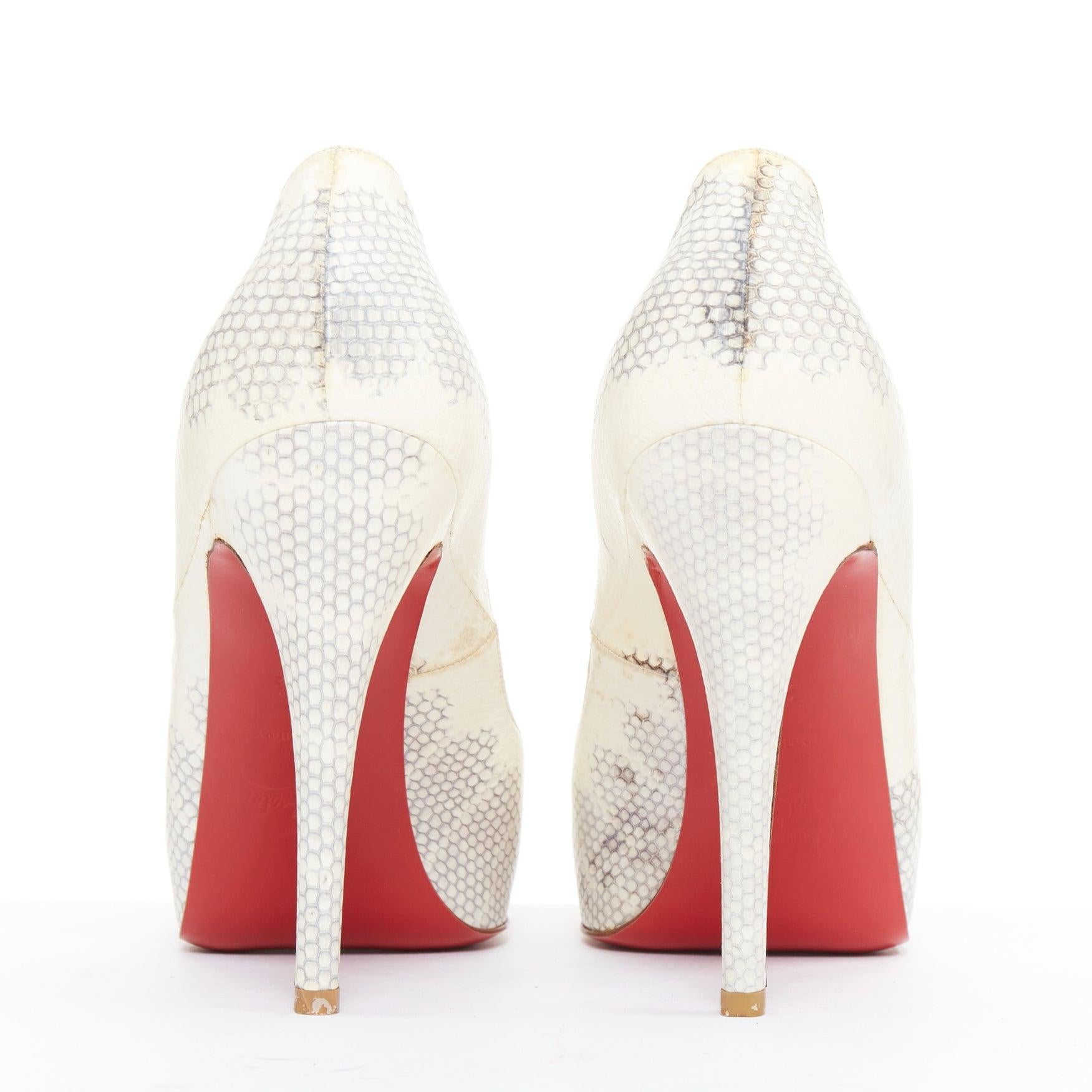 Donna CHRISTIAN LOUBOUTIN Very Prive in pelle scamosciata avorio con plateau EU37.5 in vendita
