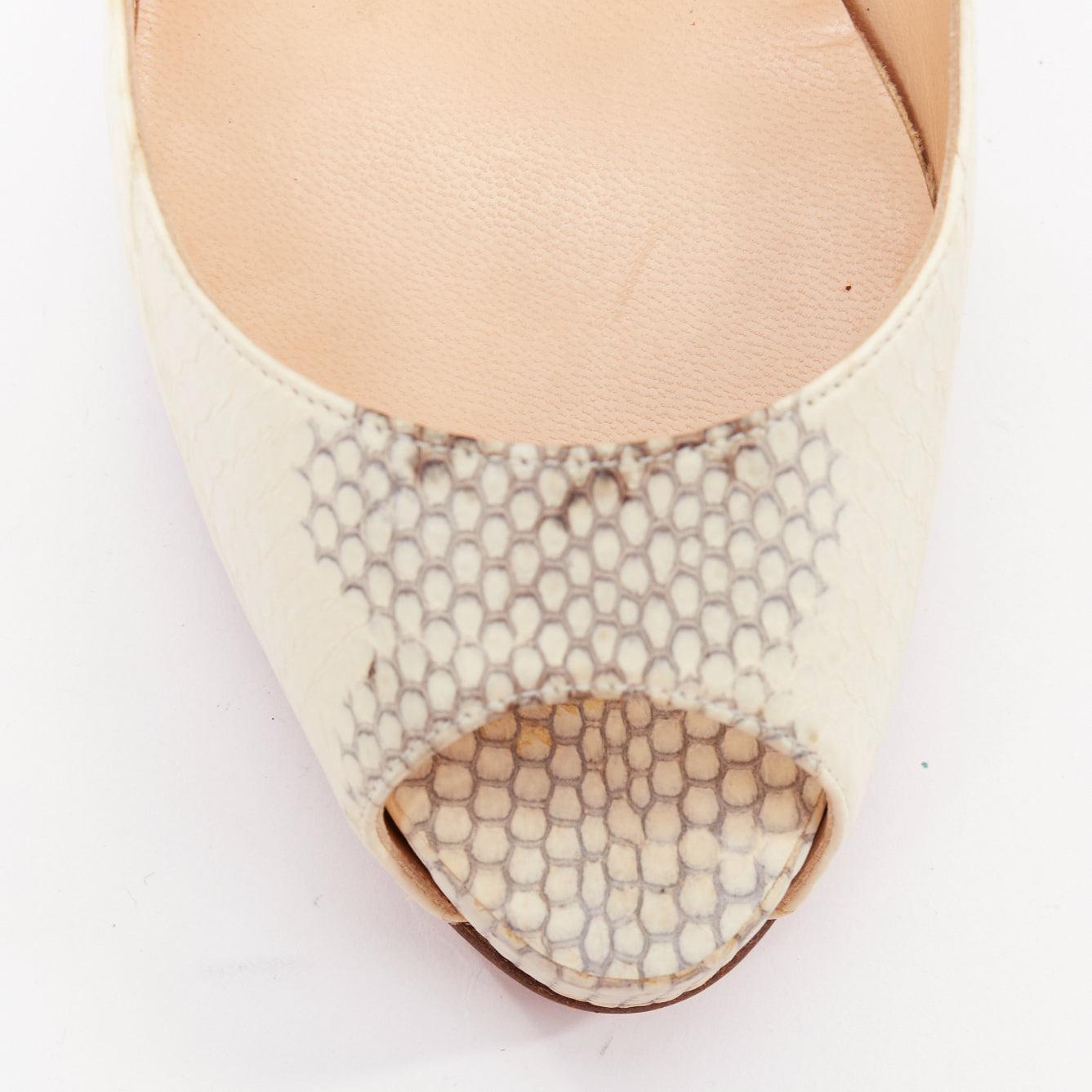 CHRISTIAN LOUBOUTIN Very Prive in pelle scamosciata avorio con plateau EU37.5 in vendita 1