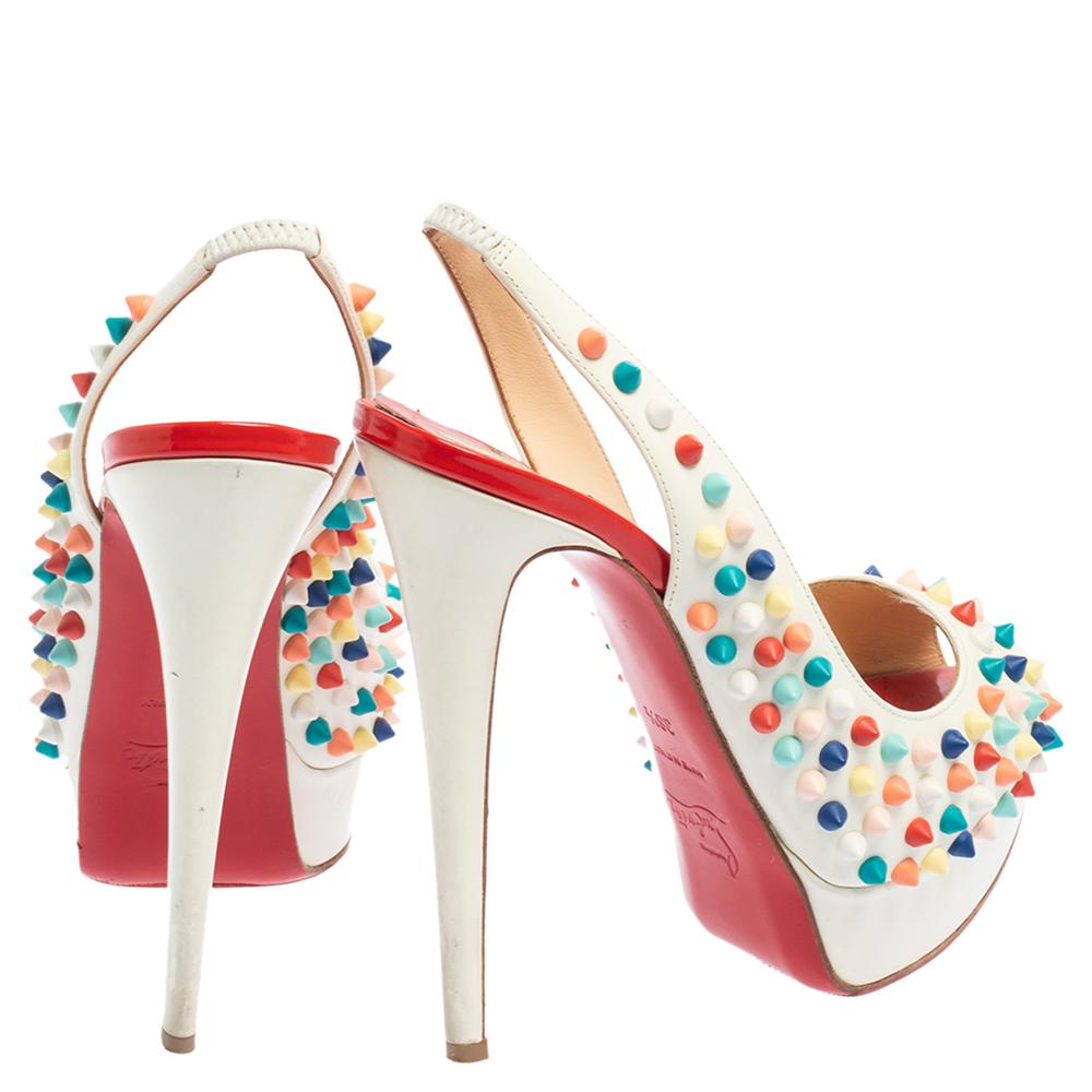 Christian Louboutin Weiße Leder Lady Peep Spikes Slingback-Sandalen Größe 36,5 im Zustand „Gut“ in Dubai, Al Qouz 2