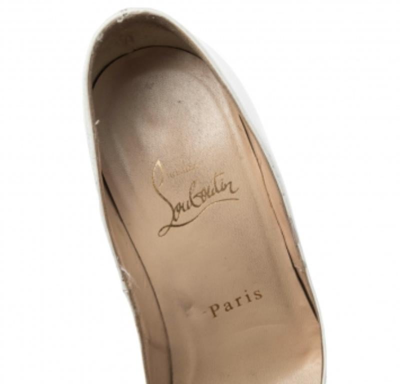 Christian Louboutin White Patent Leather Lady Peep  Pumps Size 35.5 In Fair Condition In Dubai, Al Qouz 2