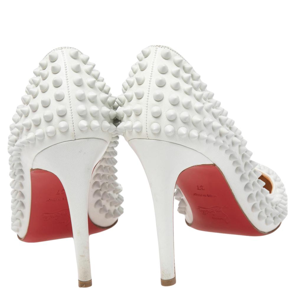 white pigalle follies