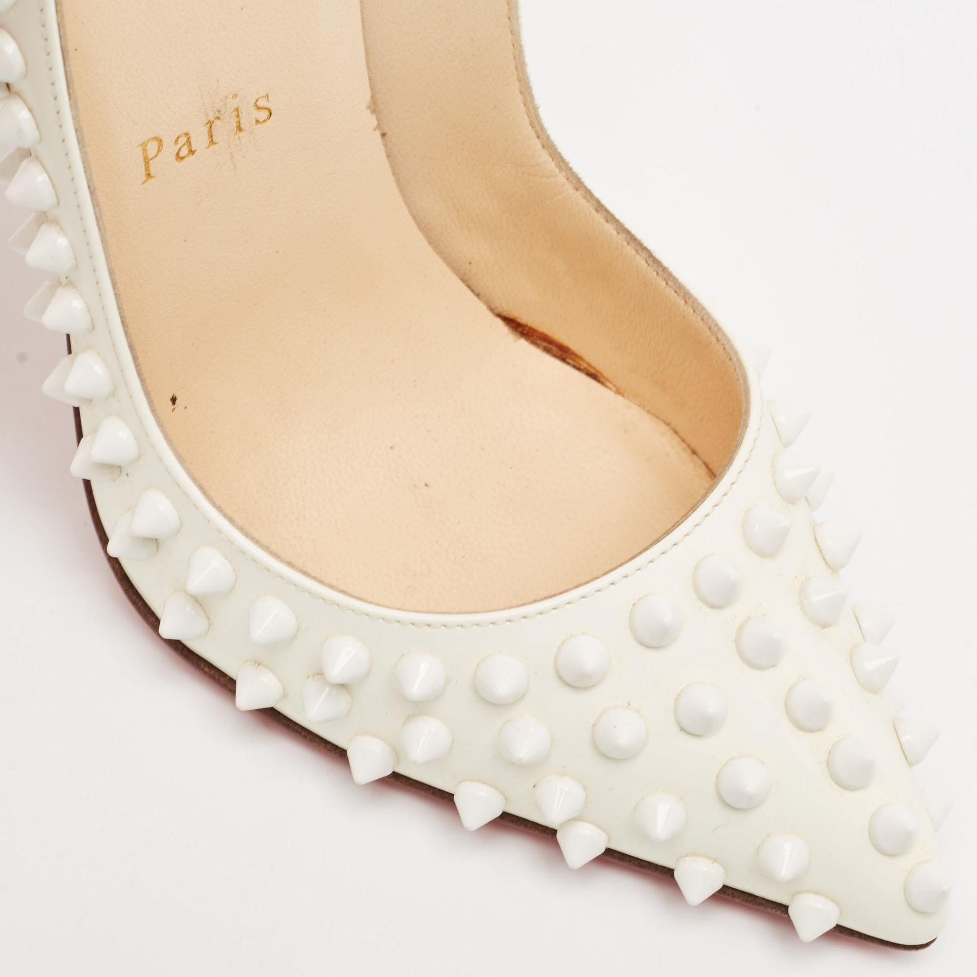 Christian Louboutin White Patent Leather Pigalle Spikes Pumps Size 36.5 In Excellent Condition For Sale In Dubai, Al Qouz 2