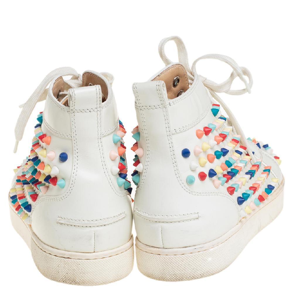 Christian Louboutin White Patent Leather Spikes Sneakers Size 39 In Good Condition In Dubai, Al Qouz 2