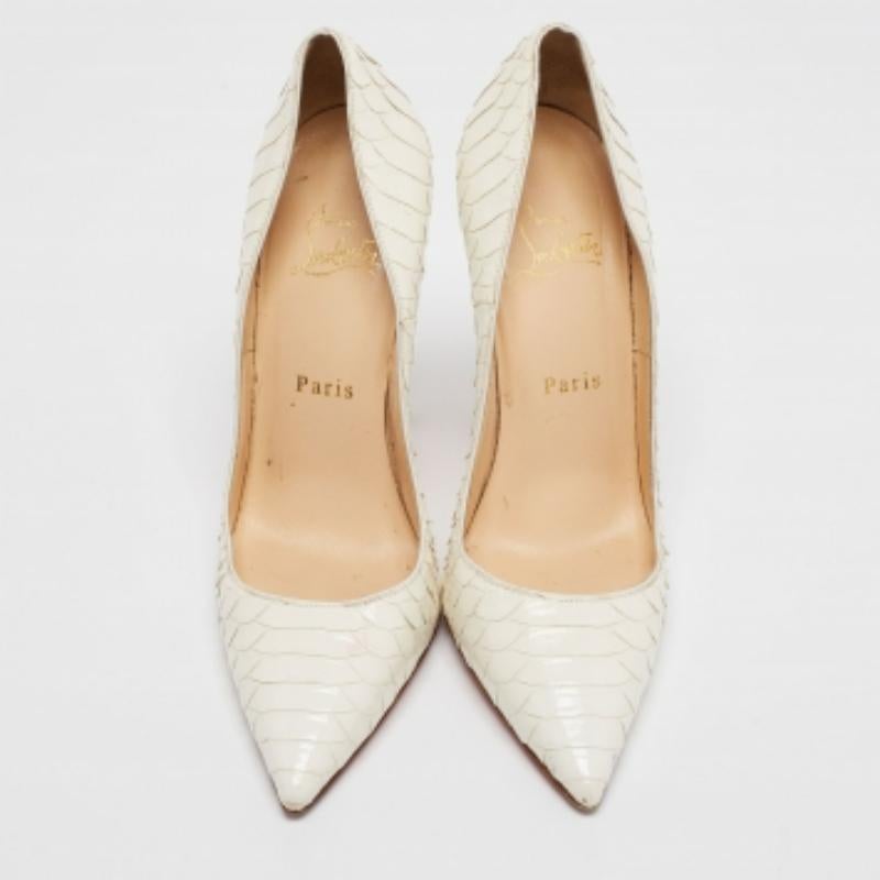 Christian Louboutin So Kate Pumps aus weißem Python-Lackleder in Weiß Größe 37,5 im Angebot 1