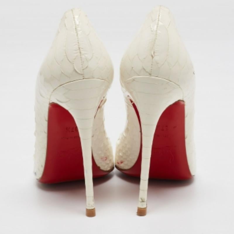 Christian Louboutin So Kate Pumps aus weißem Python-Lackleder in Weiß Größe 37,5 im Angebot 4