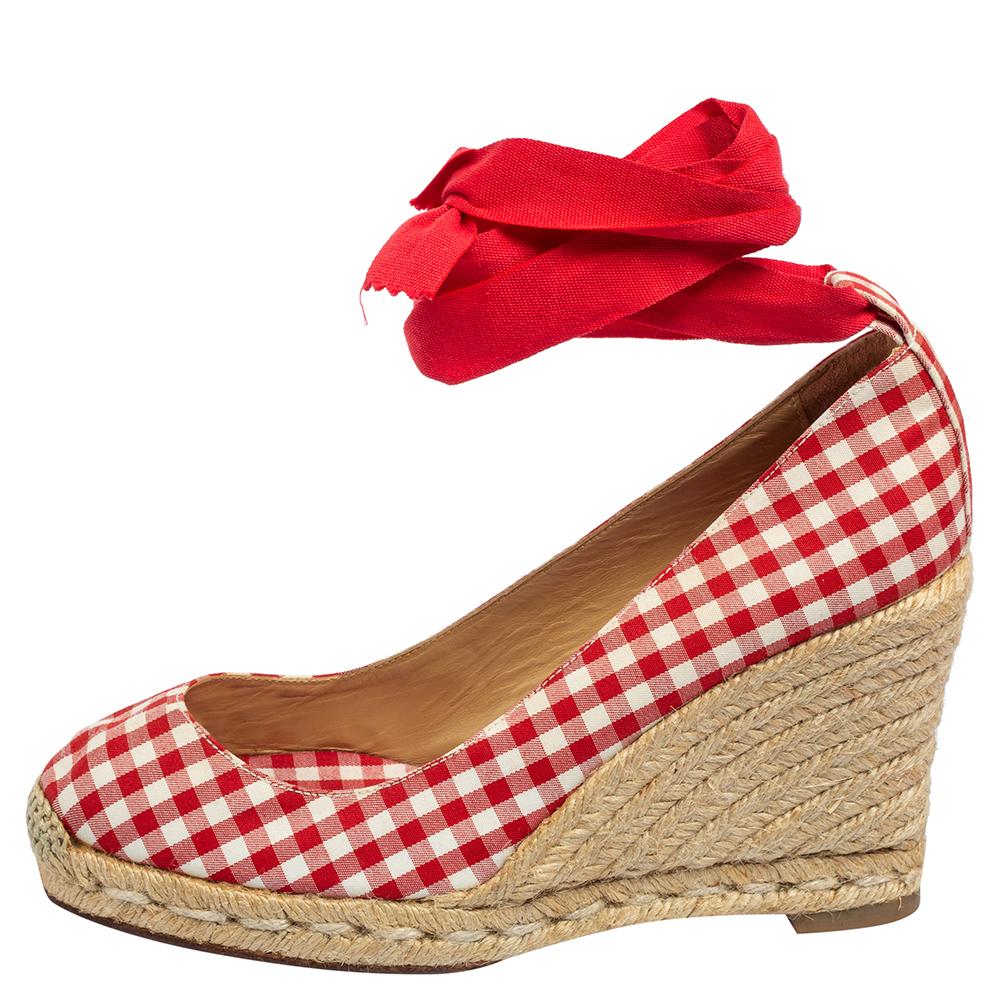Christian Louboutin White/Red Canvas Espadrille Wedge Sandals Size 37 In Excellent Condition For Sale In Dubai, Al Qouz 2