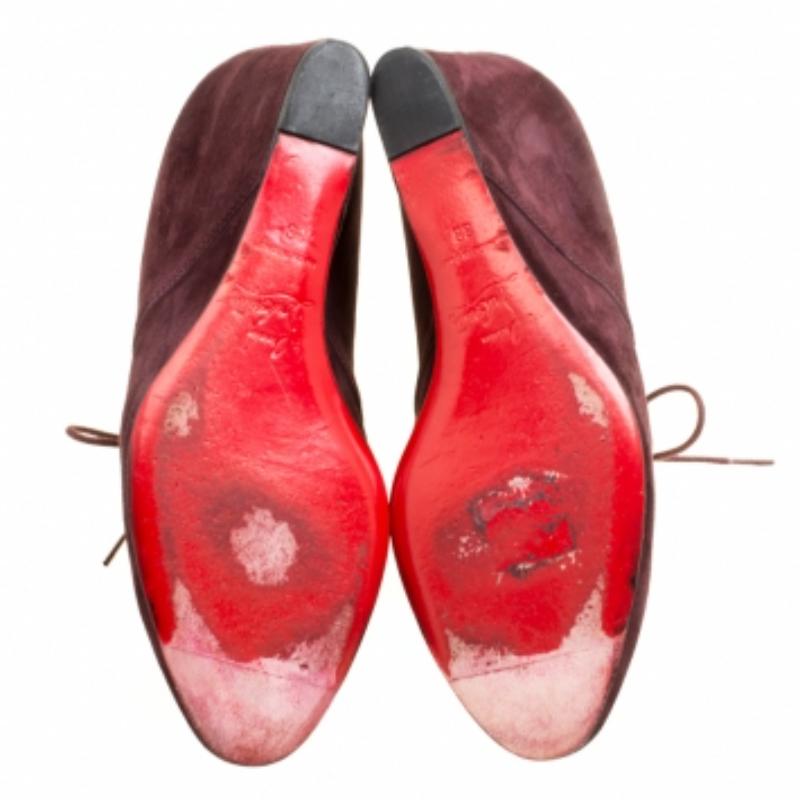 Christian Louboutin - Bottes compacta à talons compensés et à lacets - Taille 38 Bon état - En vente à Dubai, Al Qouz 2
