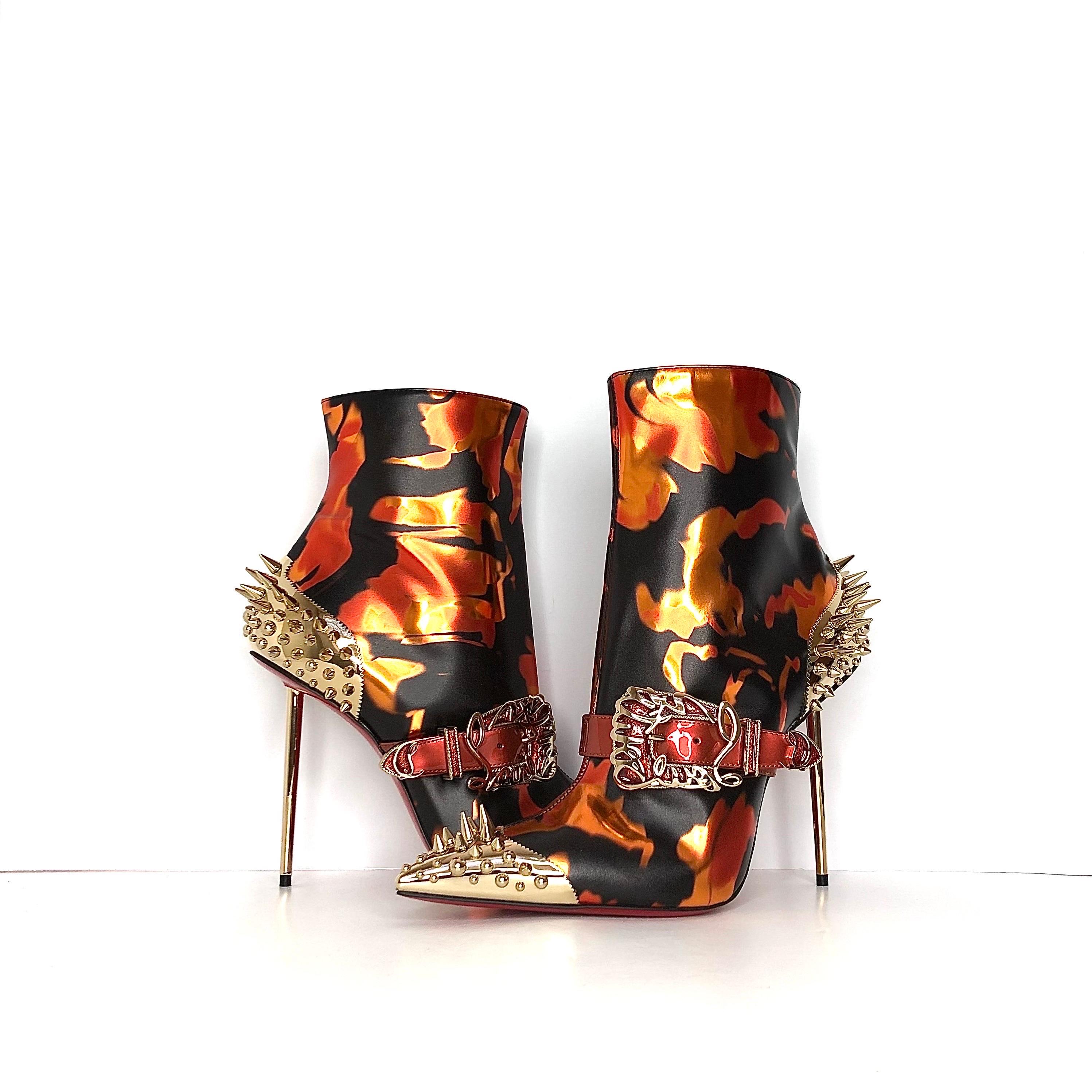 Stivali Christian Louboutin Womenphis 100
Edizione limitata
Nuovo, senza scatola originale
Colore Rosso Multi
Taglia 40EU
Lunghezza dell'albero della caviglia
Grande fibbia con logo
Borchie appuntite intorno al tallone e alla punta del piede
Tacco a