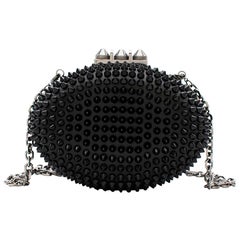 Christian Louboutin Damen Schwarz Mina Spiked Oval Clutch