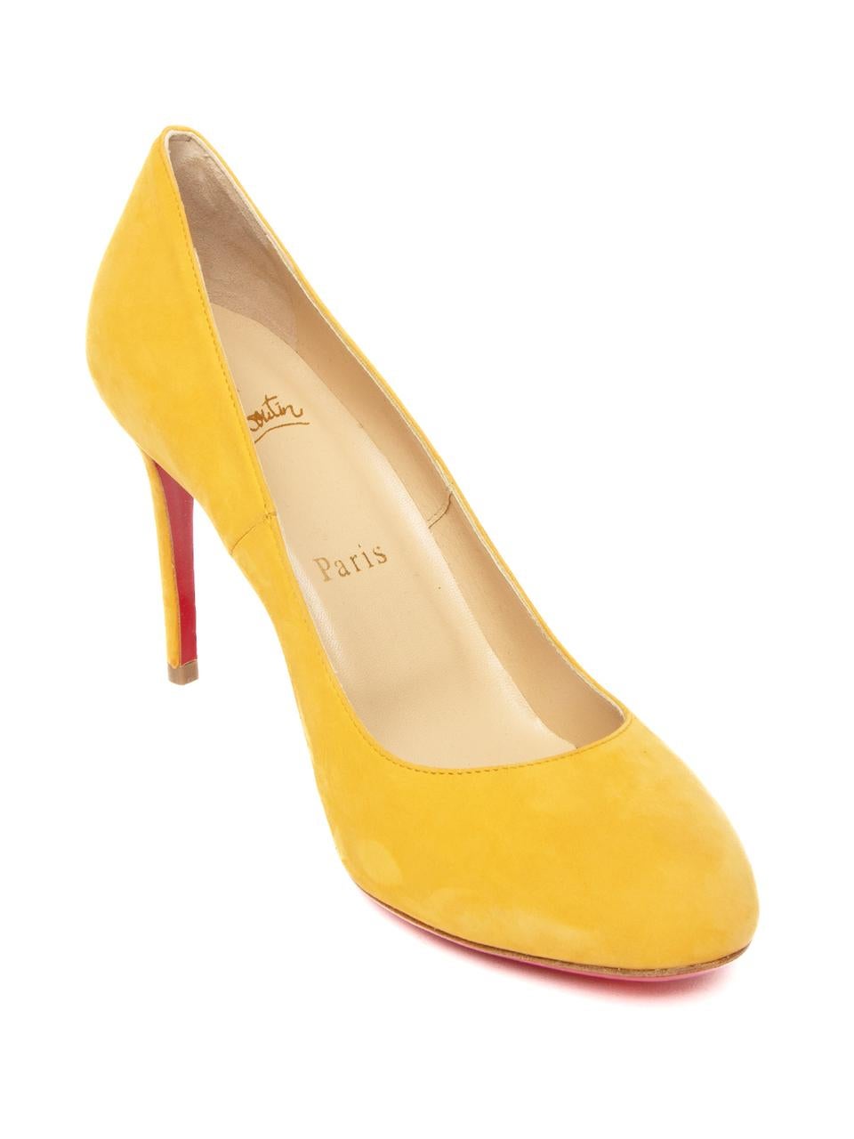 Editors Note Buy into the legendary Christian Louboutin brand with this pair of used Louboutin shoes. Show off the famous Christian Louboutin used red bottoms by making this pair of high end consignment used Christian Louboutin Purple Eloise