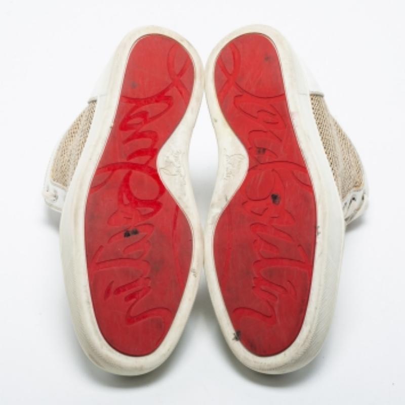 Mit diesen tollen Sneakern findest du nichts als Leichtigkeit, Stil und Komfort. Diese Sneaker mit klassischem Profil haben eine robuste äußere Form und einen umwerfenden Stil.