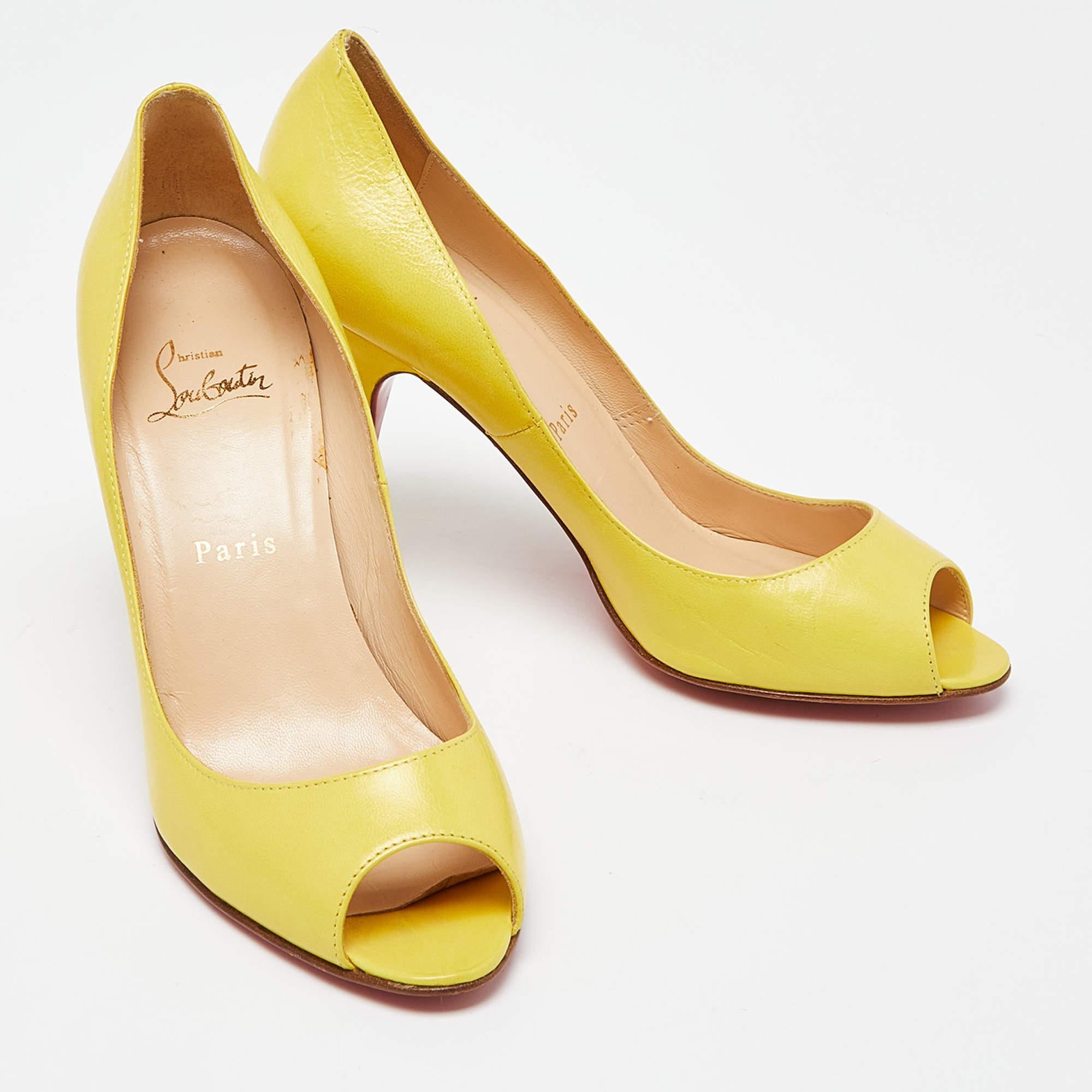 Christian Louboutin Yellow Leather Maryl Pumps Size 38.5 For Sale 1
