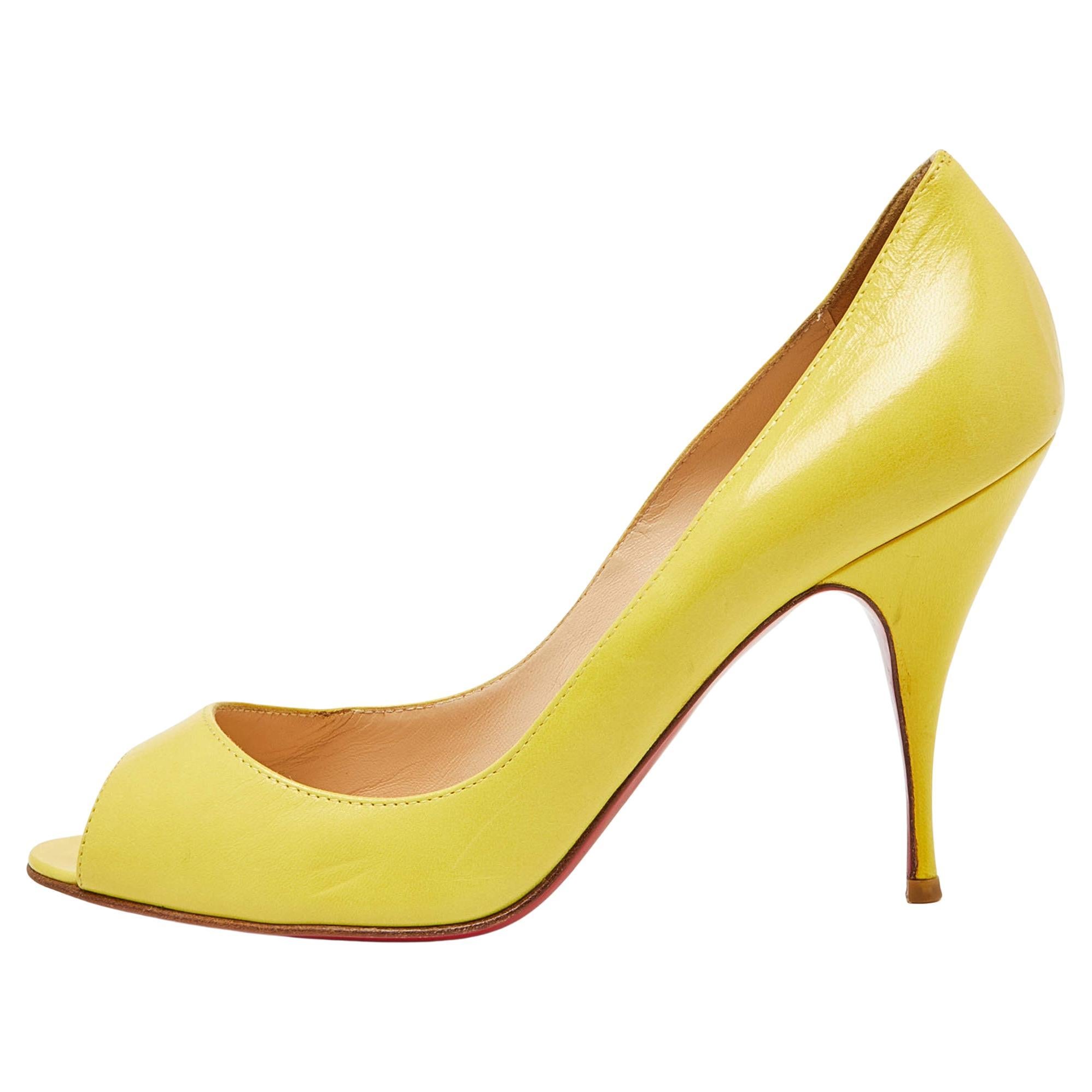 Christian Louboutin Yellow Leather Maryl Pumps Size 38.5 For Sale