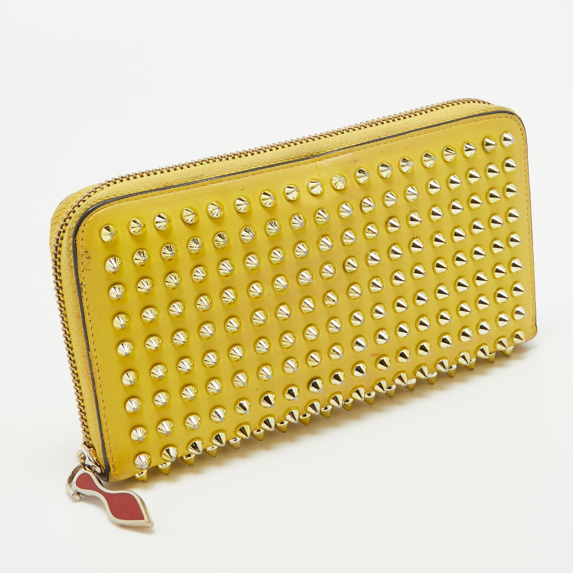 Christian Louboutin Yellow Leather Panettone Continental Wallet In Fair Condition For Sale In Dubai, Al Qouz 2