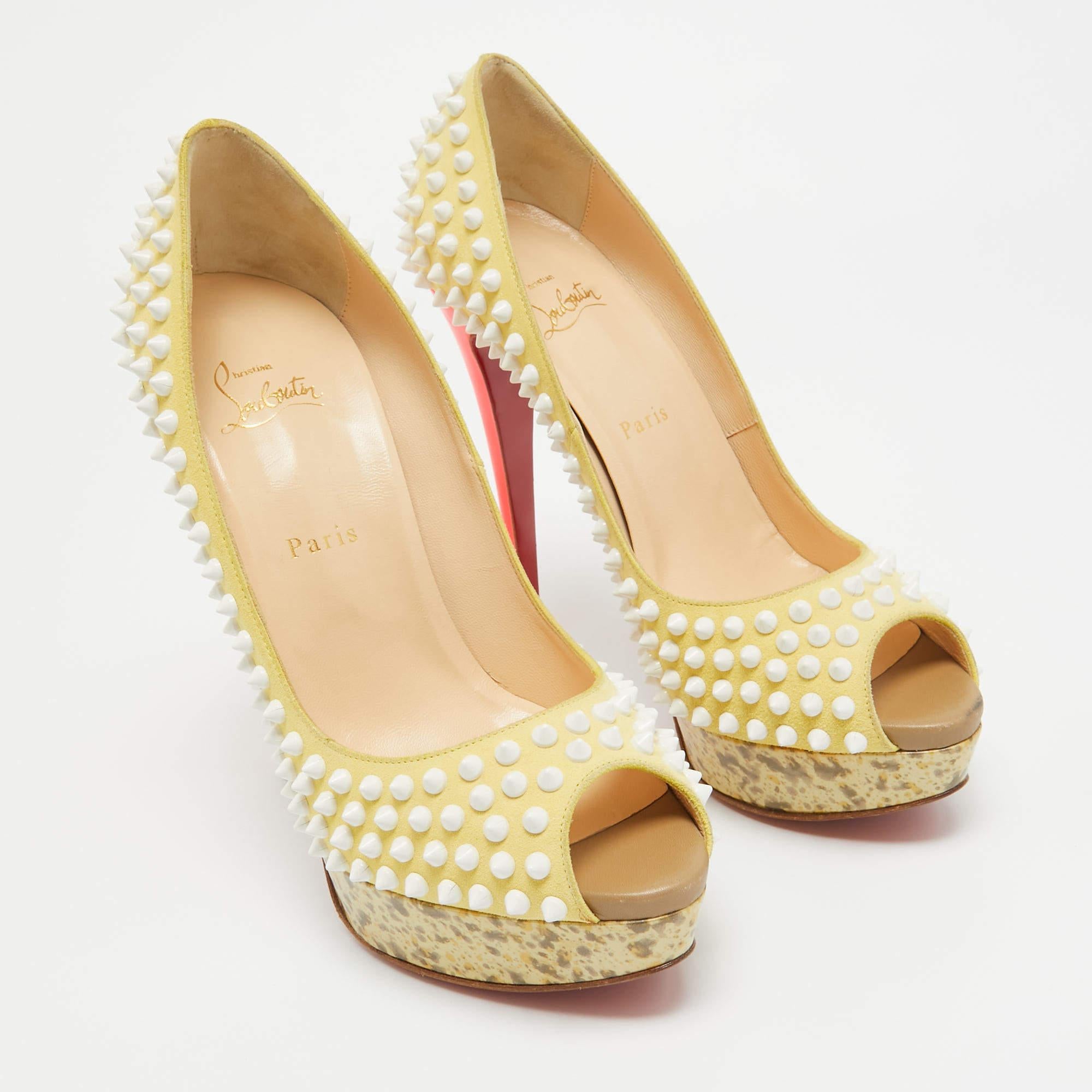Christian Louboutin Yellow Suede Lady Peep Spikes Pumps Size 41 In Good Condition For Sale In Dubai, Al Qouz 2