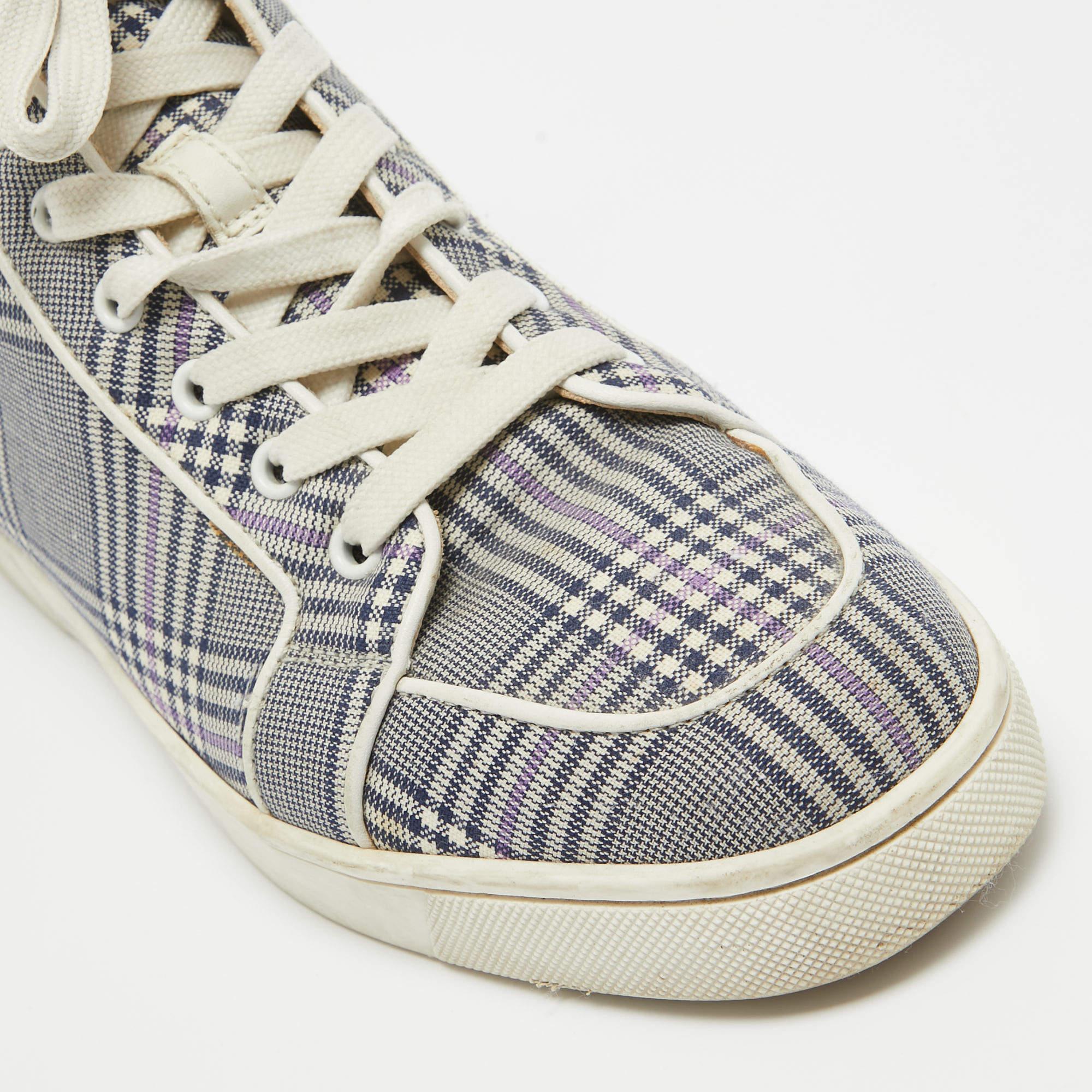 Christian LouboutinScarpe da ginnastica in tela monocromatica Rantus Orlato Taglia 41 in vendita 2
