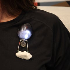 CHRISTIAN QUICENO 2016-2017 Broche Escultórico Conceptual En Materiales Reciclados