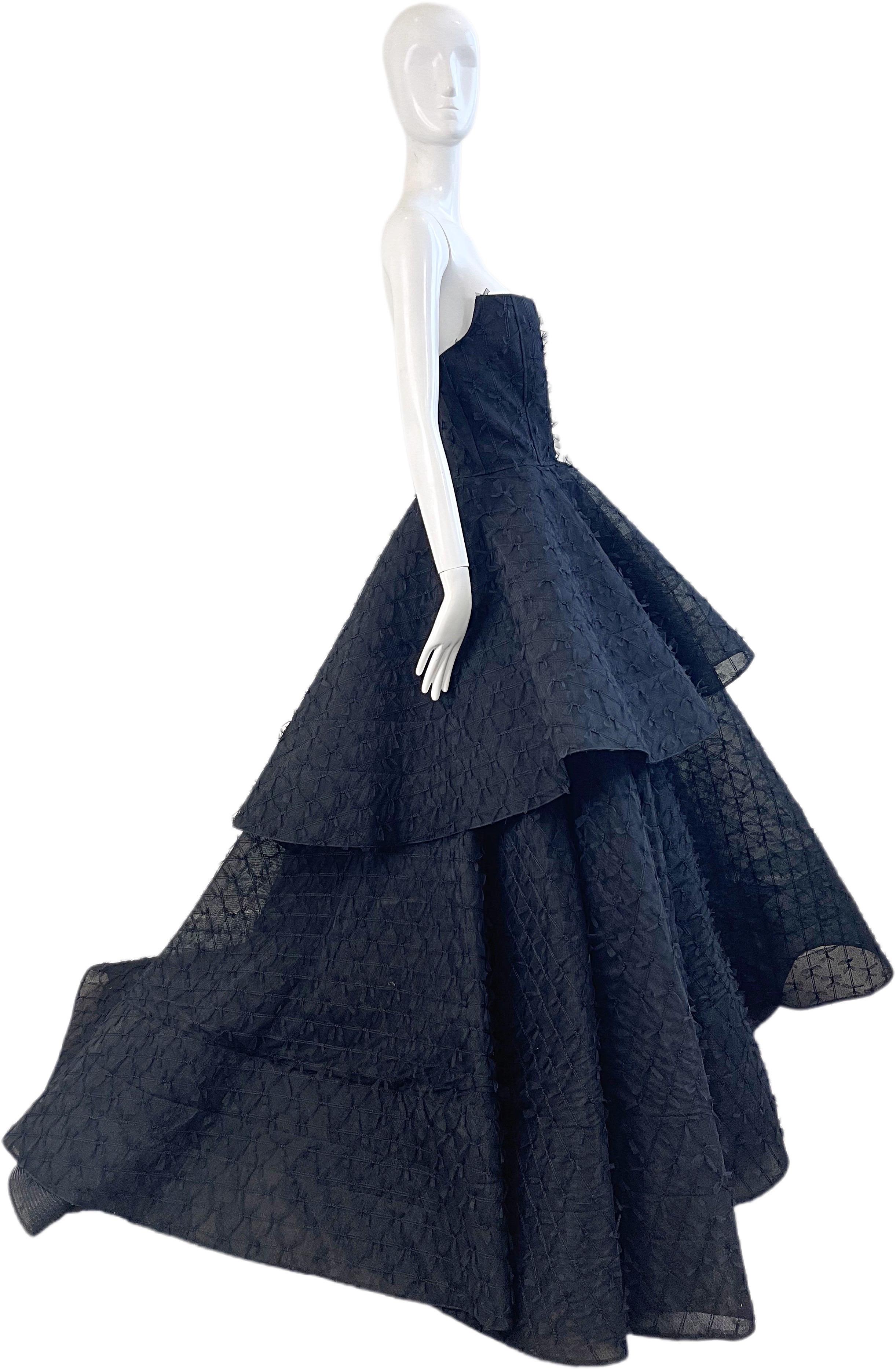 Christian Siriano Couture Spring 2019 Runway Size 4 / 6 Black Horsehair Gown For Sale 8