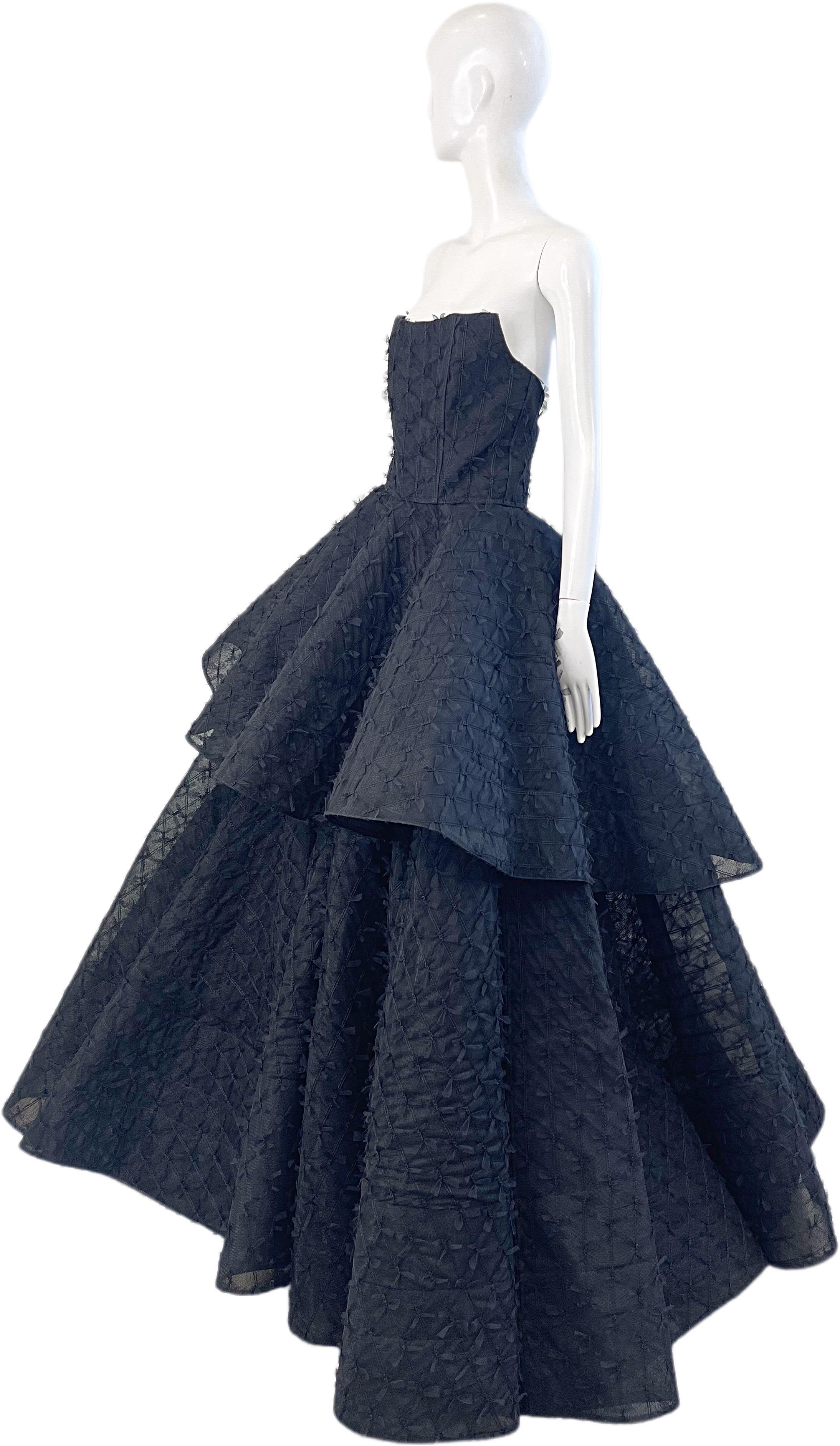 Christian Siriano Couture Spring 2019 Runway Size 4 / 6 Black Horsehair Gown For Sale 9