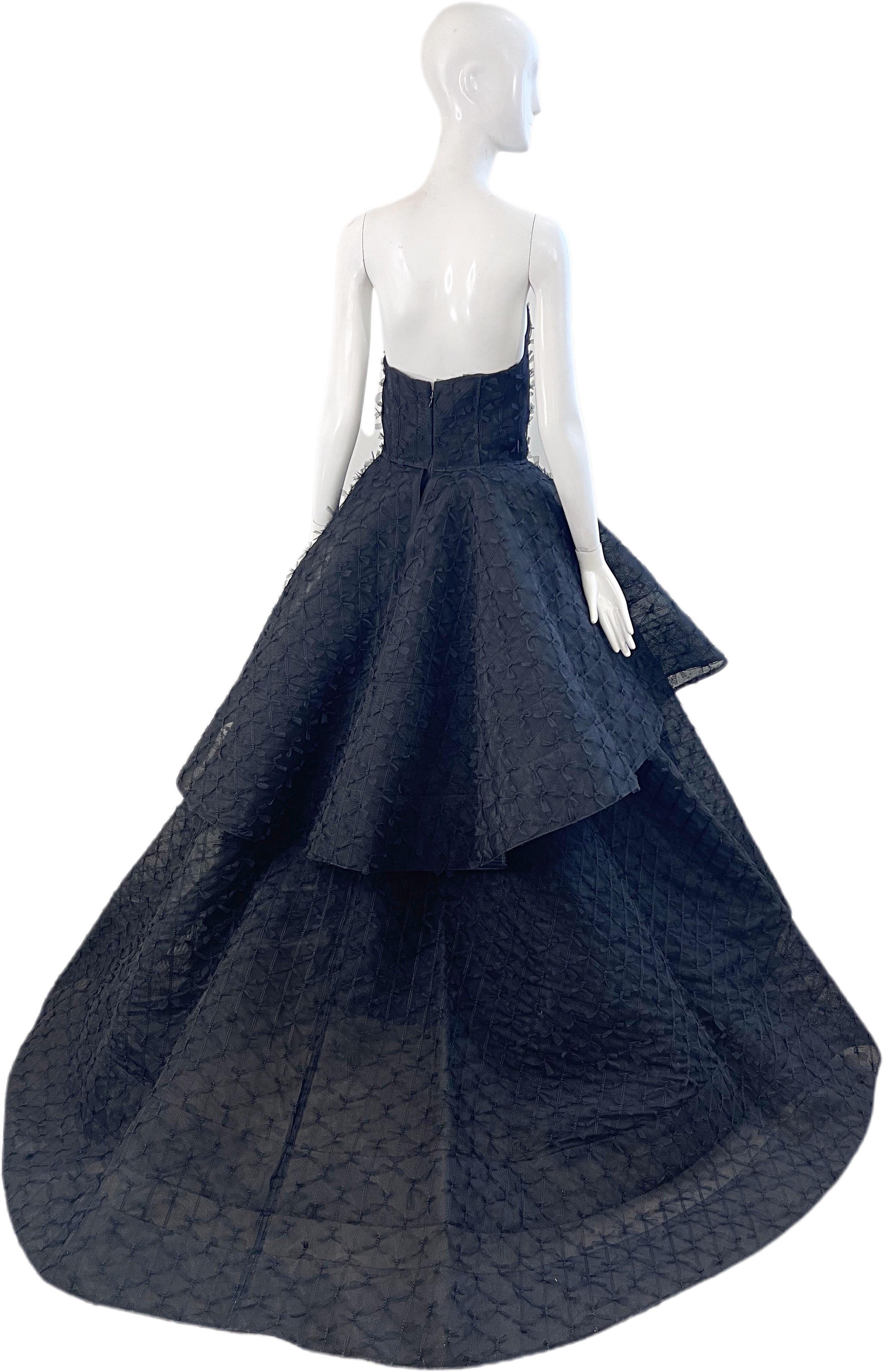 Christian Siriano Couture Spring 2019 Runway Size 4 / 6 Black Horsehair Gown In Excellent Condition For Sale In San Diego, CA