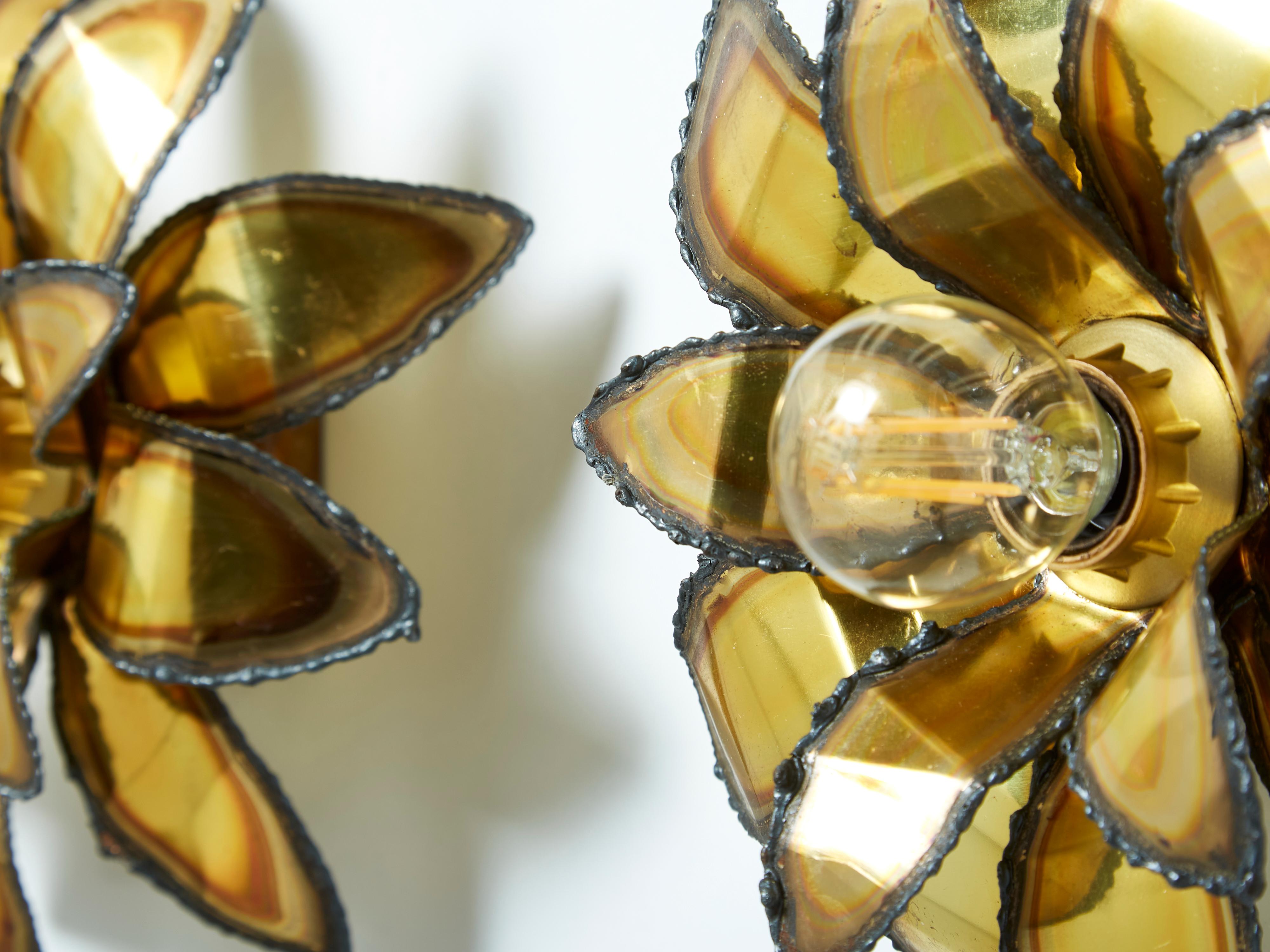 Christian Techoueyres for Maison Jansen Brass Flower Wall Lights, 1970s In Good Condition For Sale In Paris, IDF