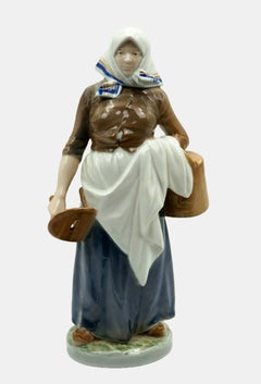 Antique Royal Copenhagen Figure Milkmaid / - The dignity of the farmer's wife -