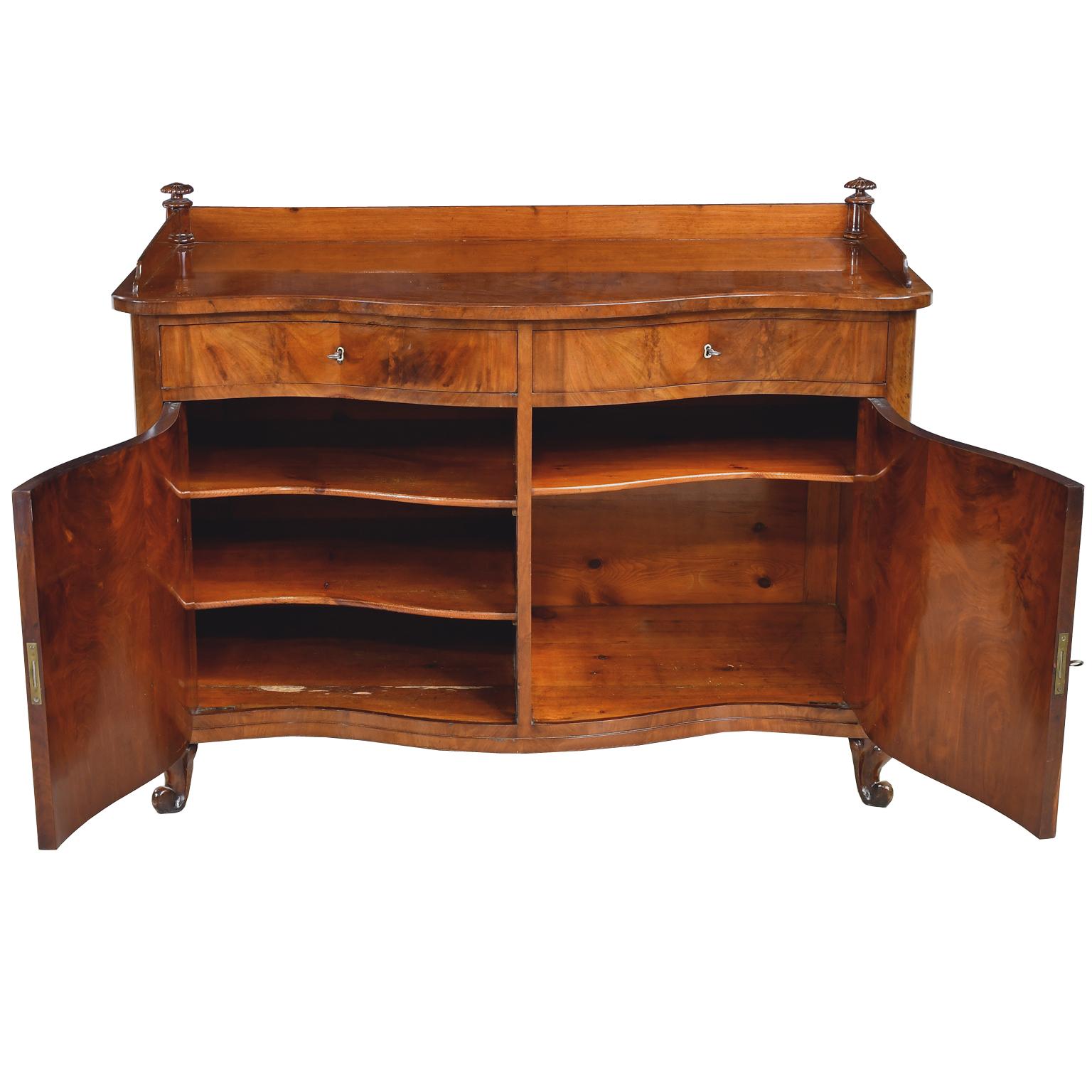 Christian VIII Serpentine-Front Sideboard in West Indies Mahogany, circa 1850 For Sale 3