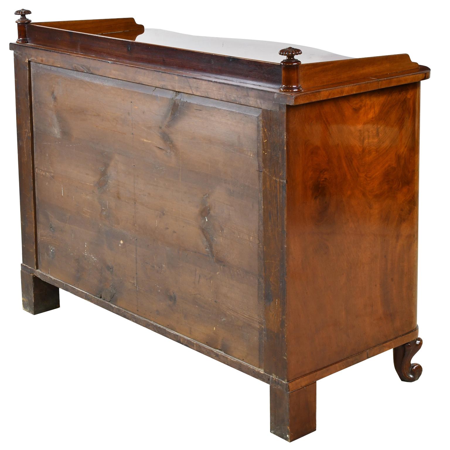 19th Century Christian VIII Serpentine-Front Sideboard in West Indies Mahogany, circa 1850 For Sale