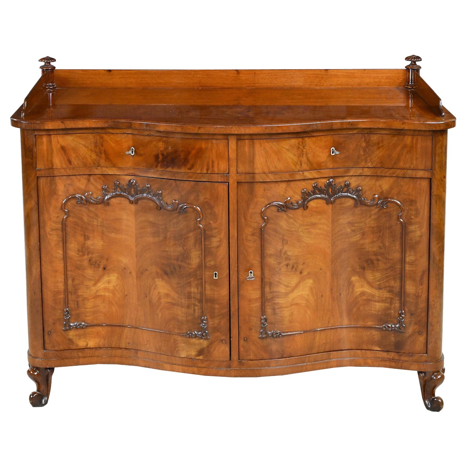 Christian VIII Serpentine-Front Sideboard in West Indies Mahogany, circa 1850 For Sale