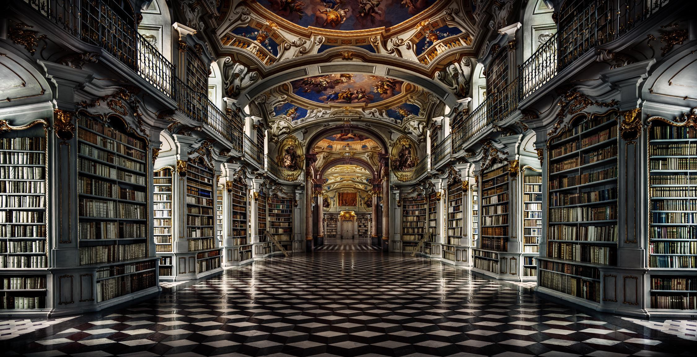 Color Photograph Christian Voigt - Bibliothèque de l'Abbaye d'Admont 