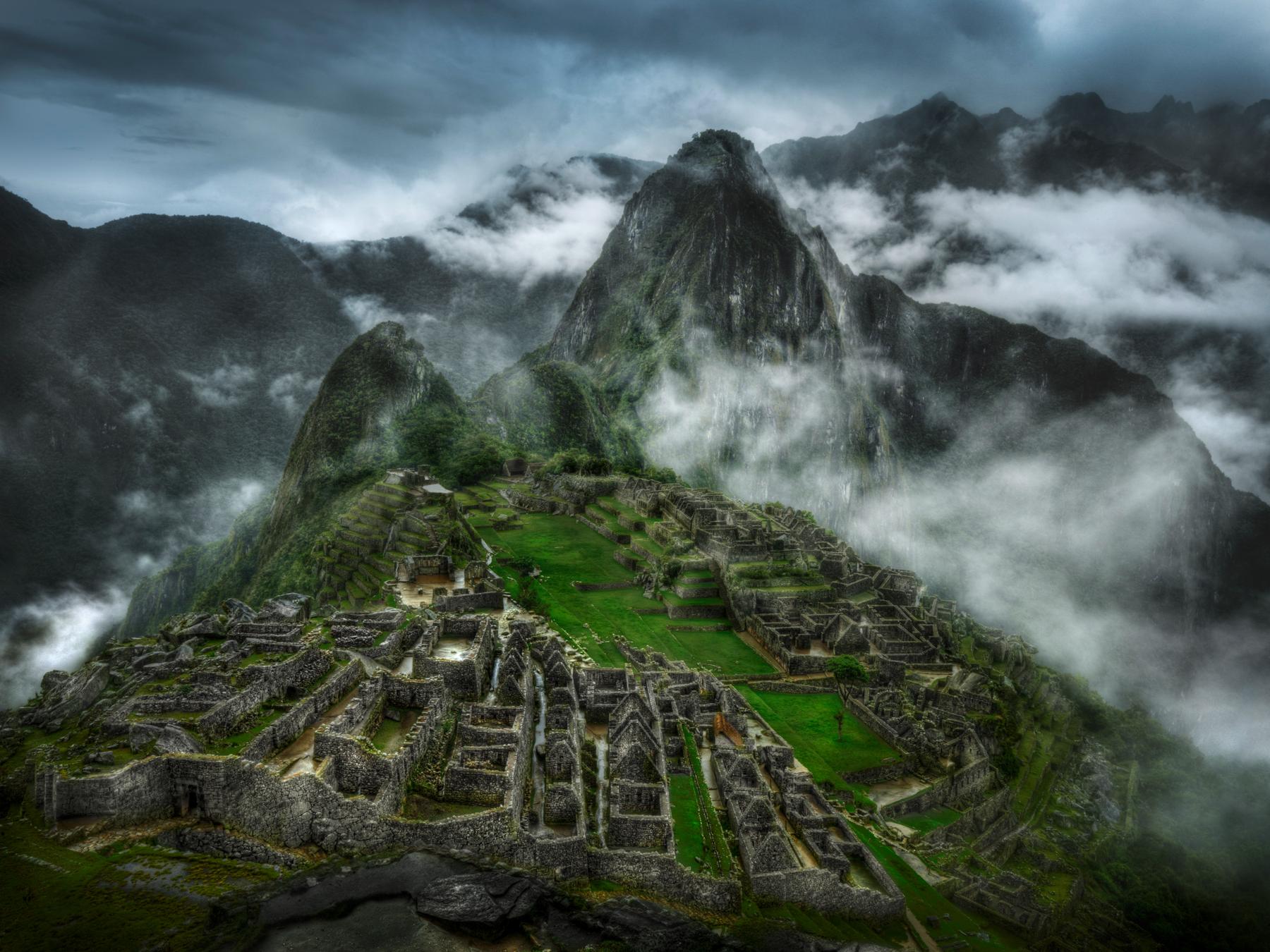 Color Photograph Christian Voigt - Machu Picchu I