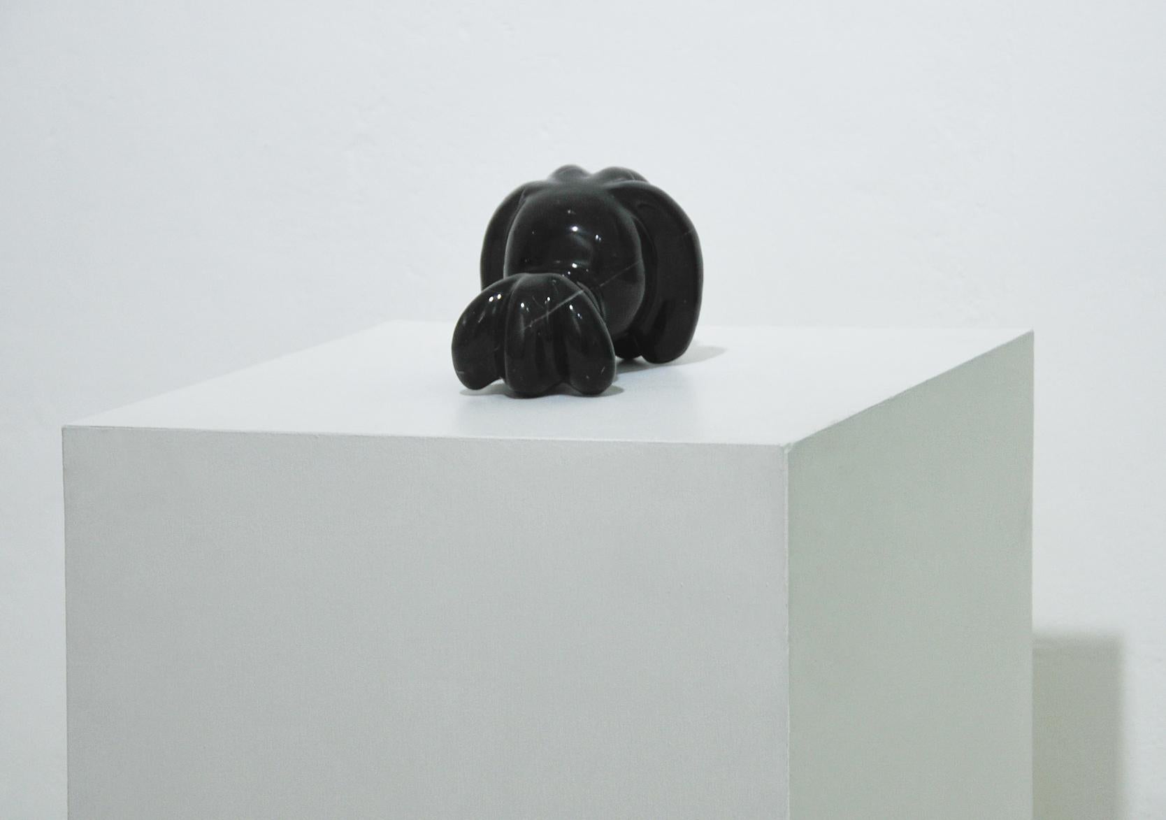 Araña Noir - Figurative Sculpture Grigio di Christian Wedel