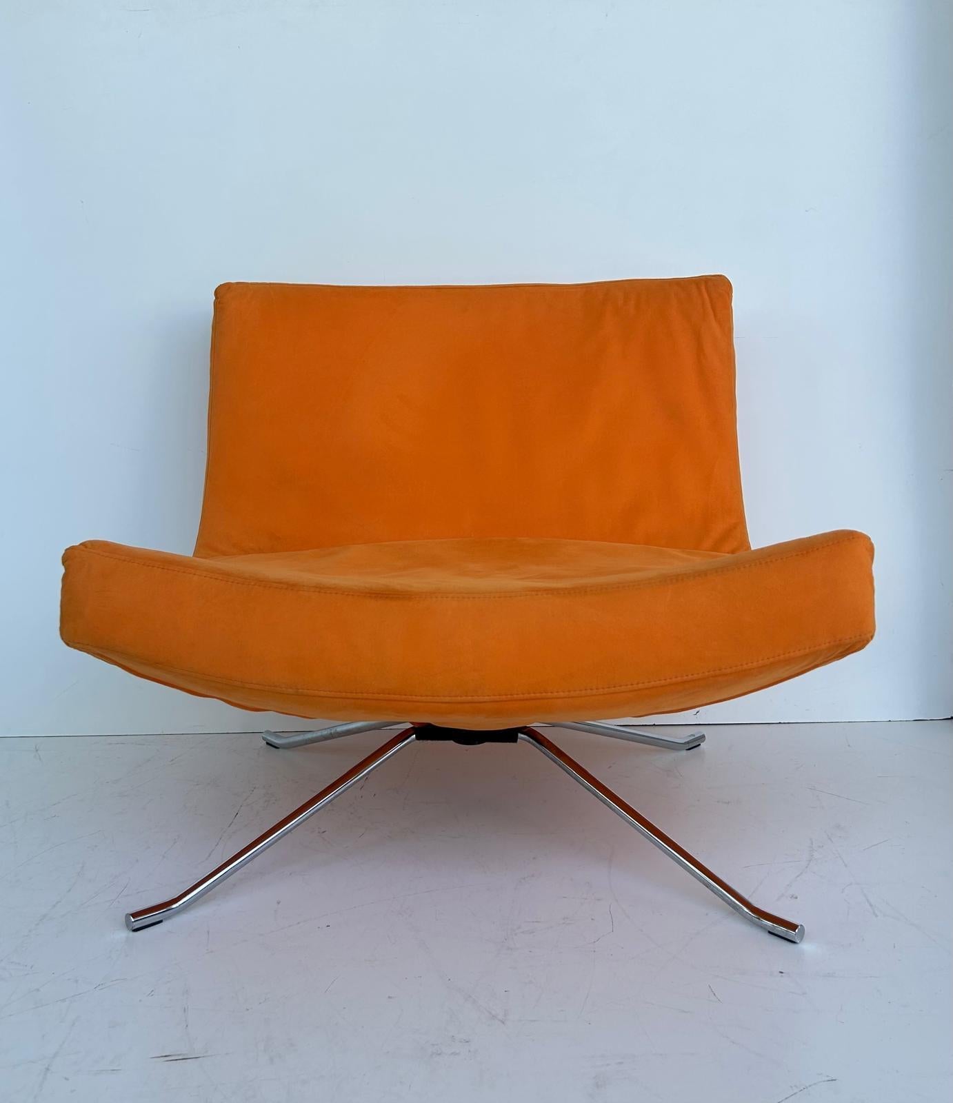 Christian Werner Ligne Roset 'Pop' Lounge  Slipper Chair with Orange Ultrasuede 

Offered for sale is an upholstered contemporary  'Pop' Lounge Chair by Christian Werner for Ligne Roset.  The chair has the original Ultrasuede upholstery and is